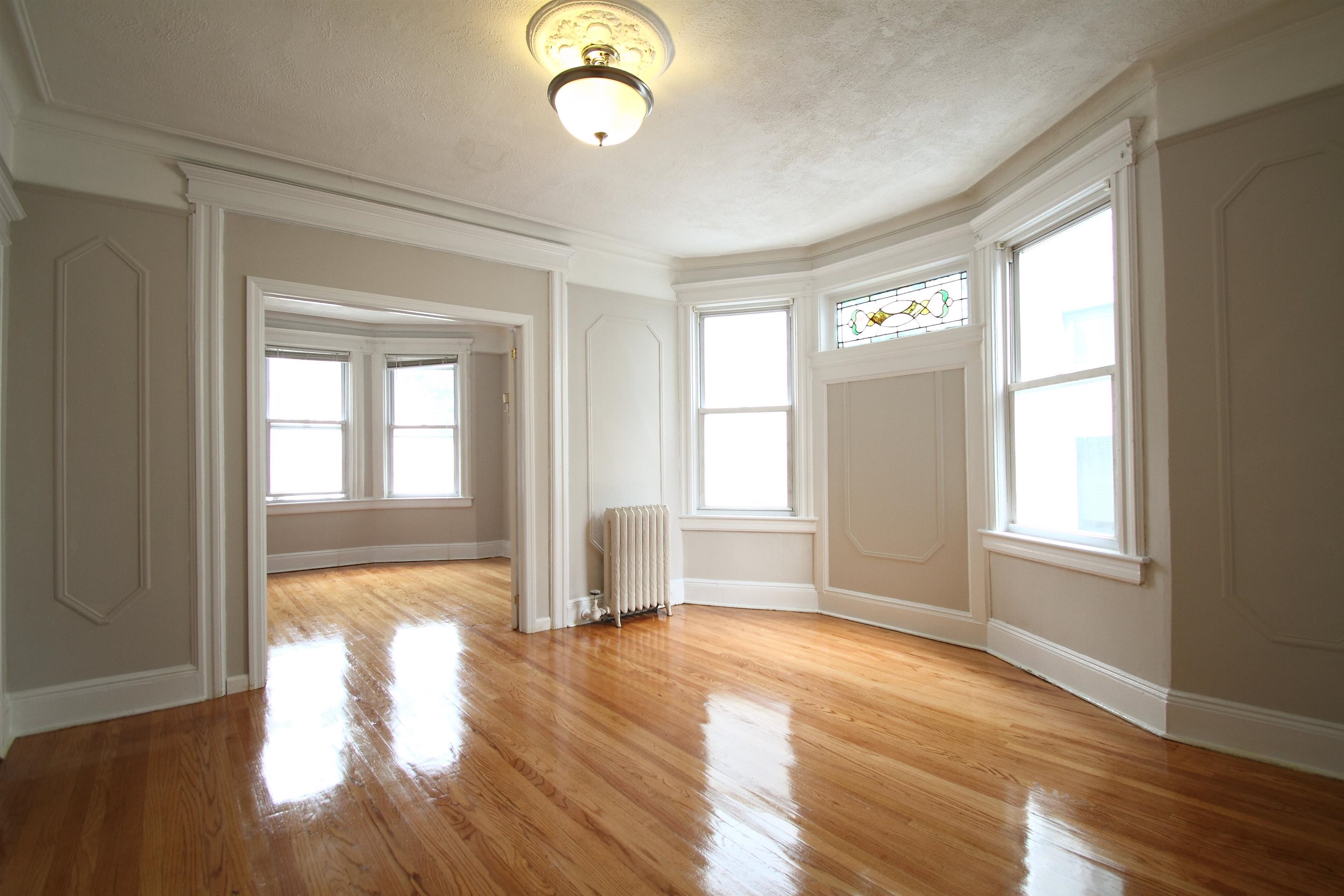 73 WARNER AVE
