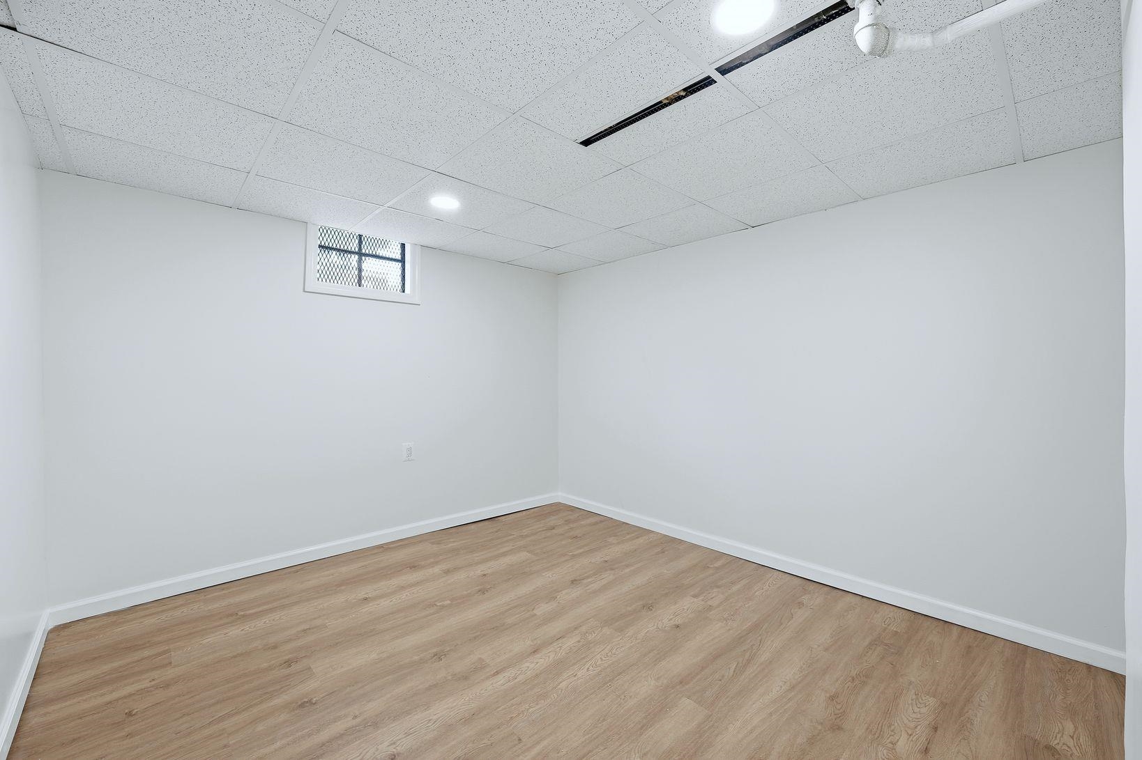 114 OAK ST