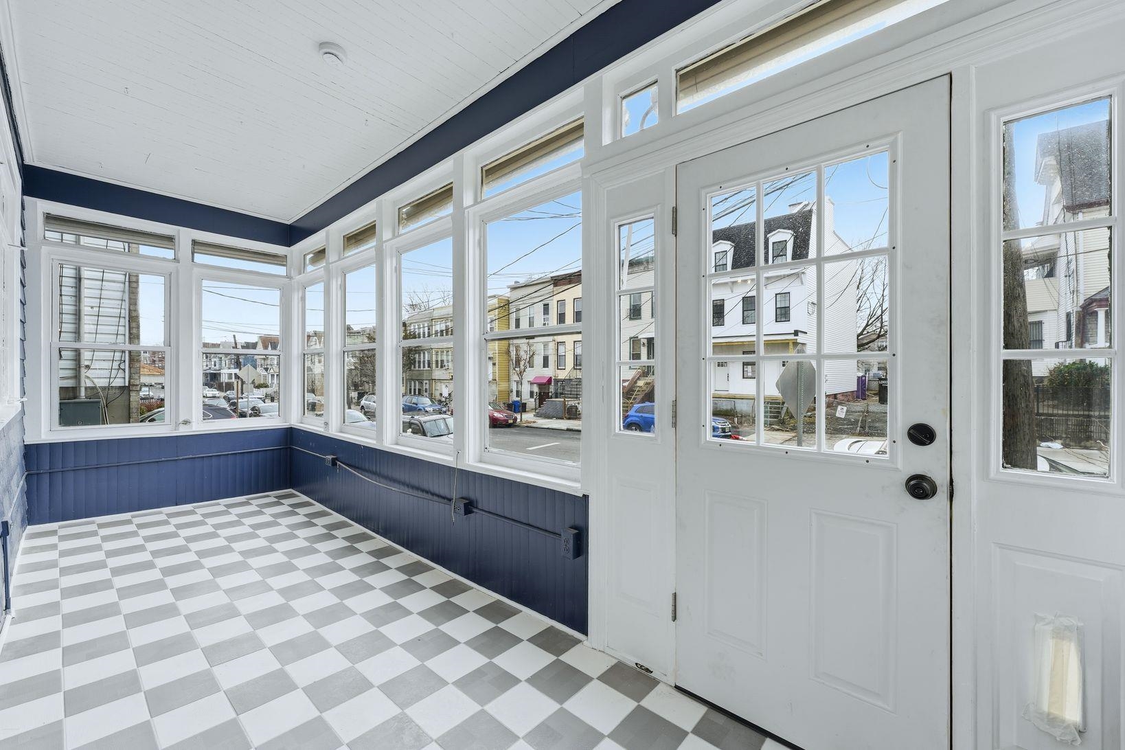 114 OAK ST