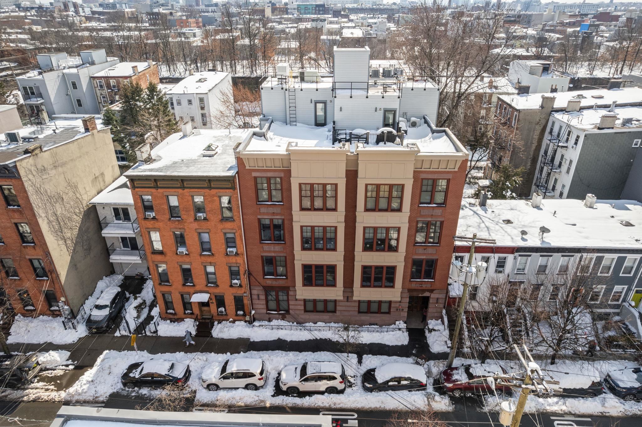 313 7TH ST Unit: 202