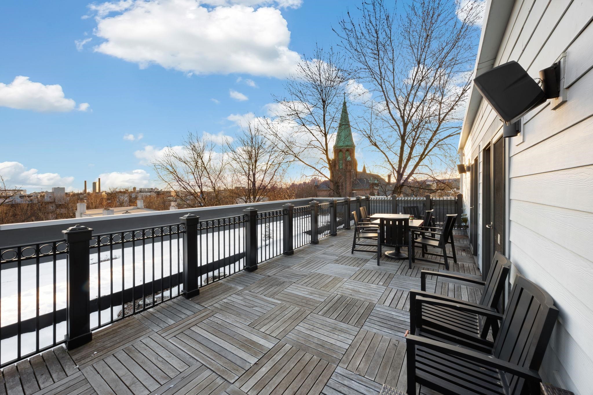 313 7TH ST Unit: 202