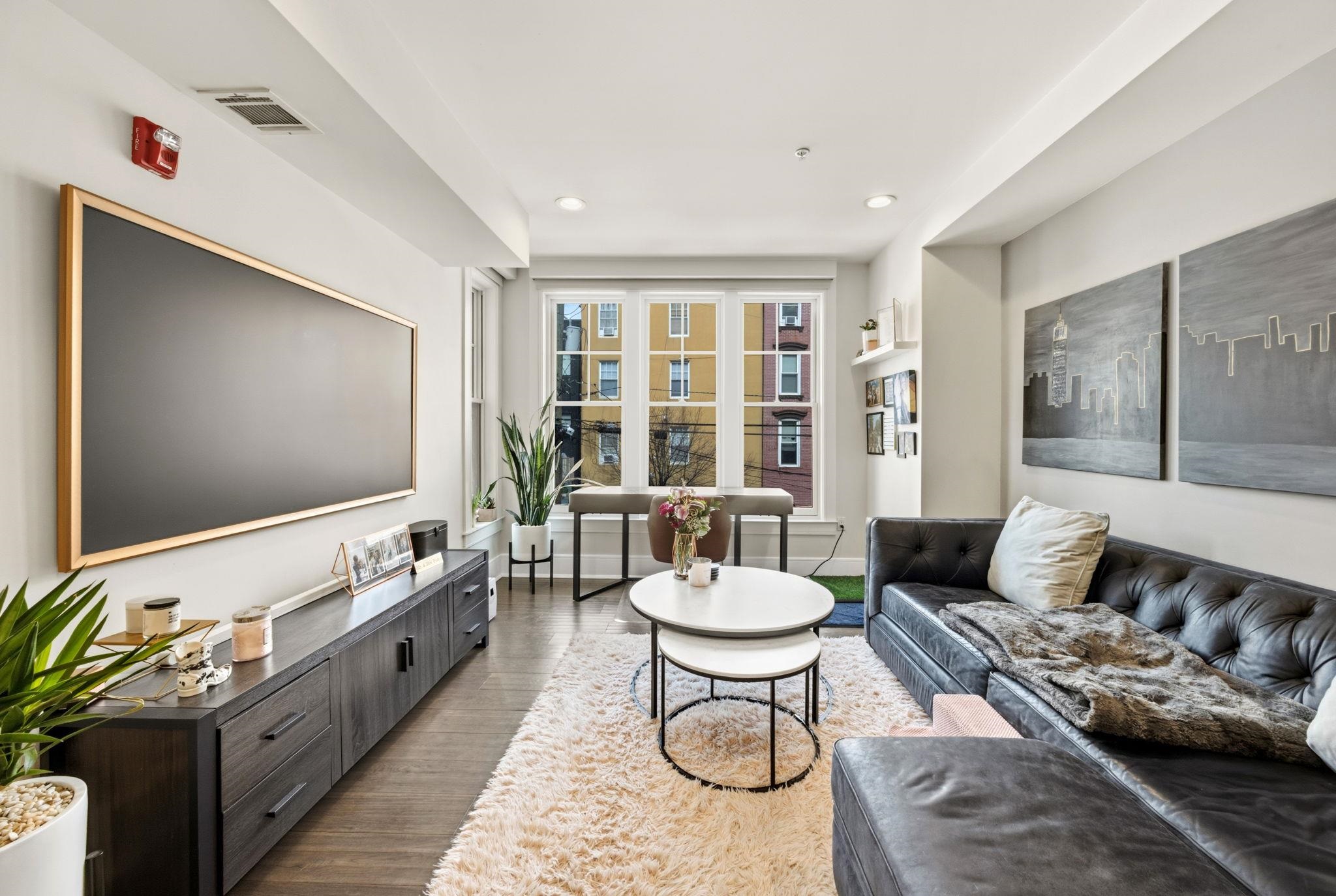 313 7TH ST Unit: 202