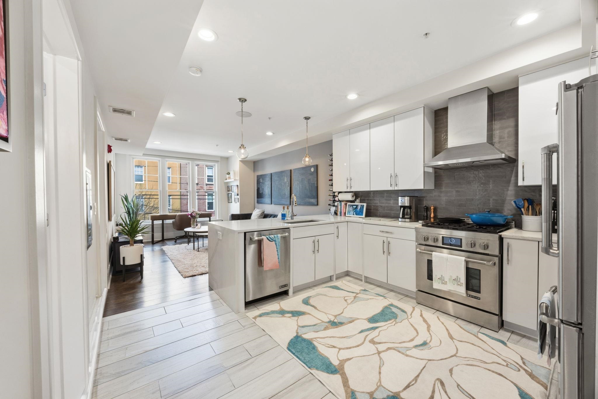 313 7TH ST Unit: 202