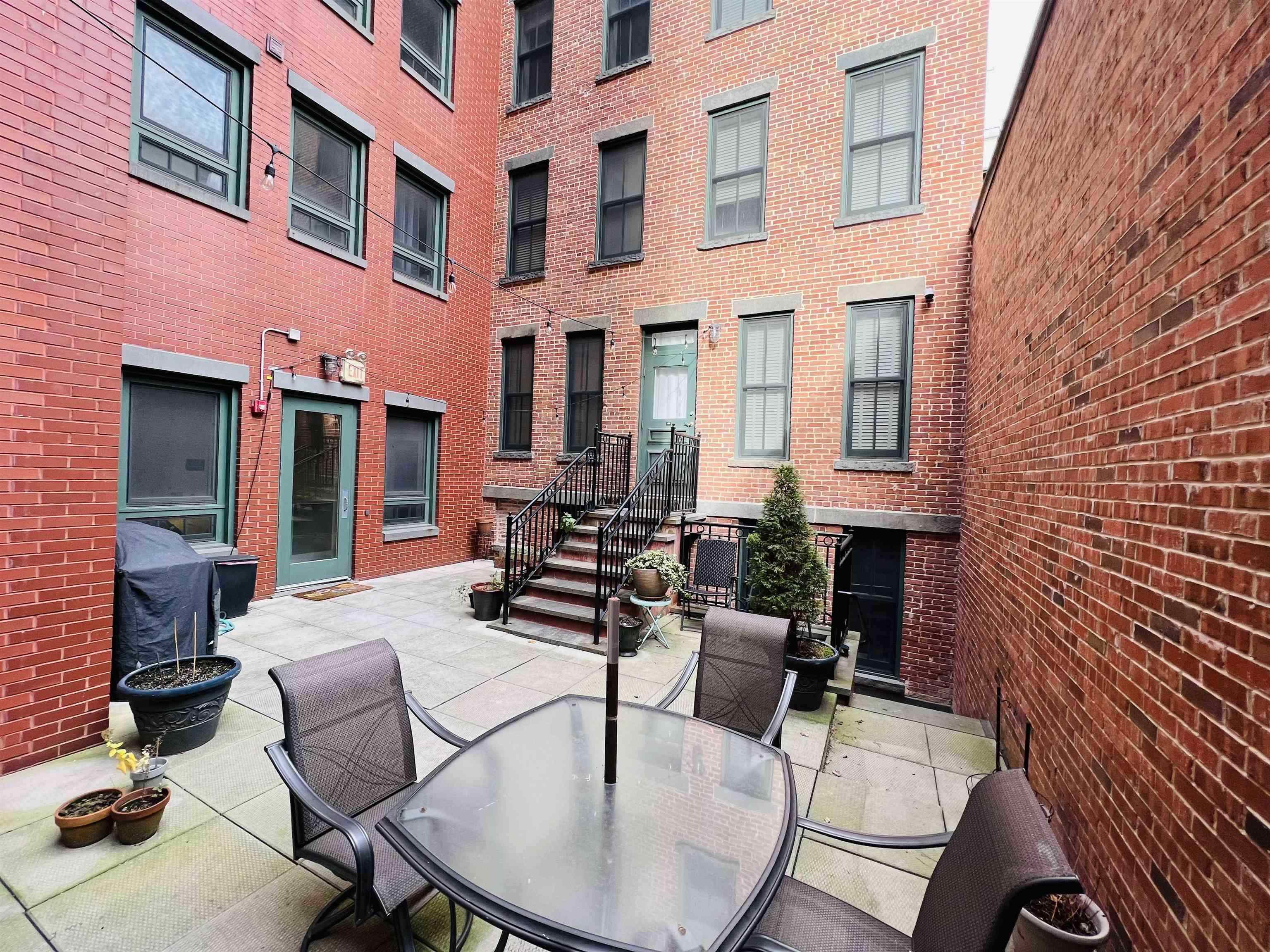 66 MORRIS ST Unit: 302