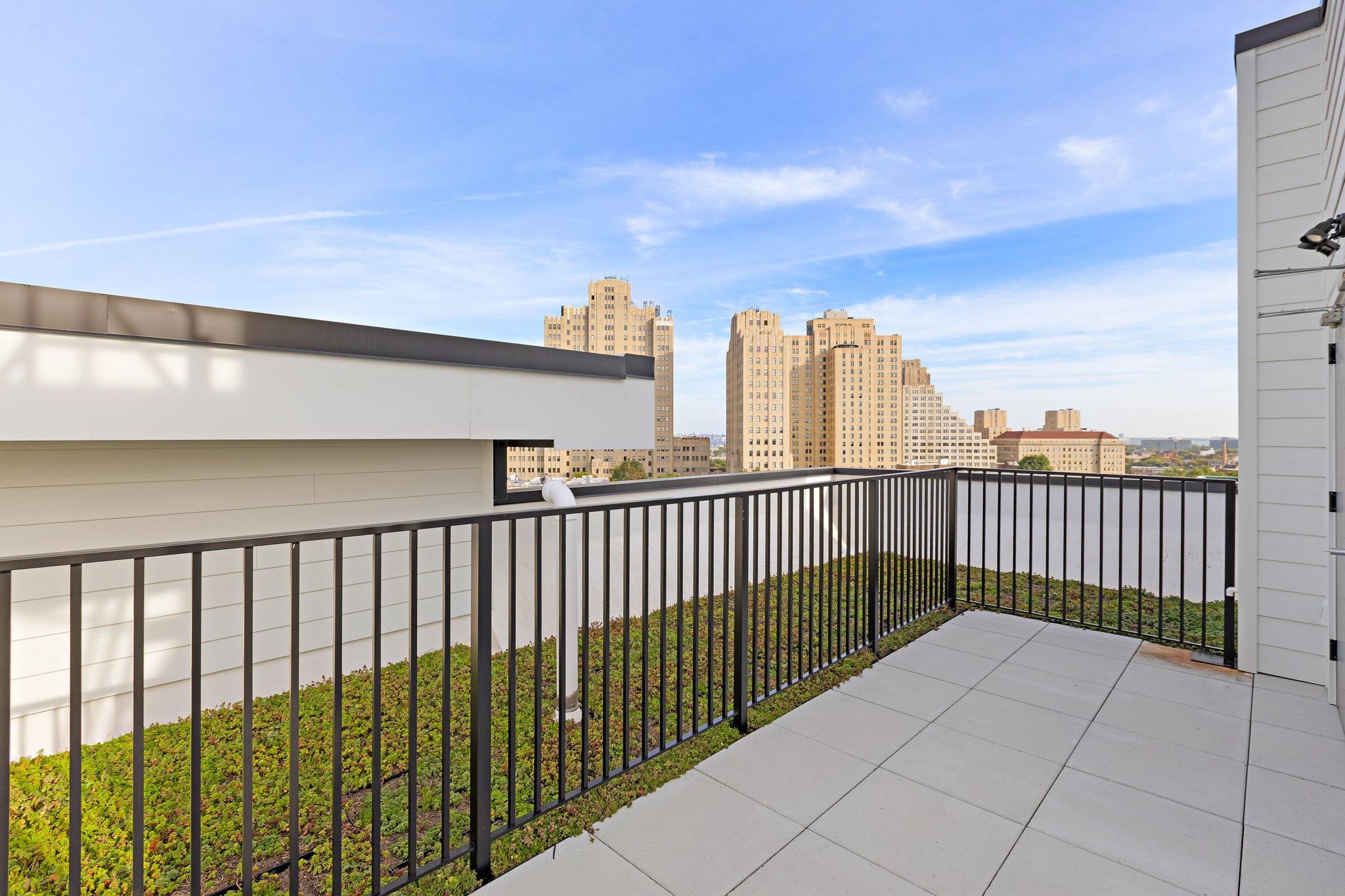 35 ORCHARD ST Unit: 605