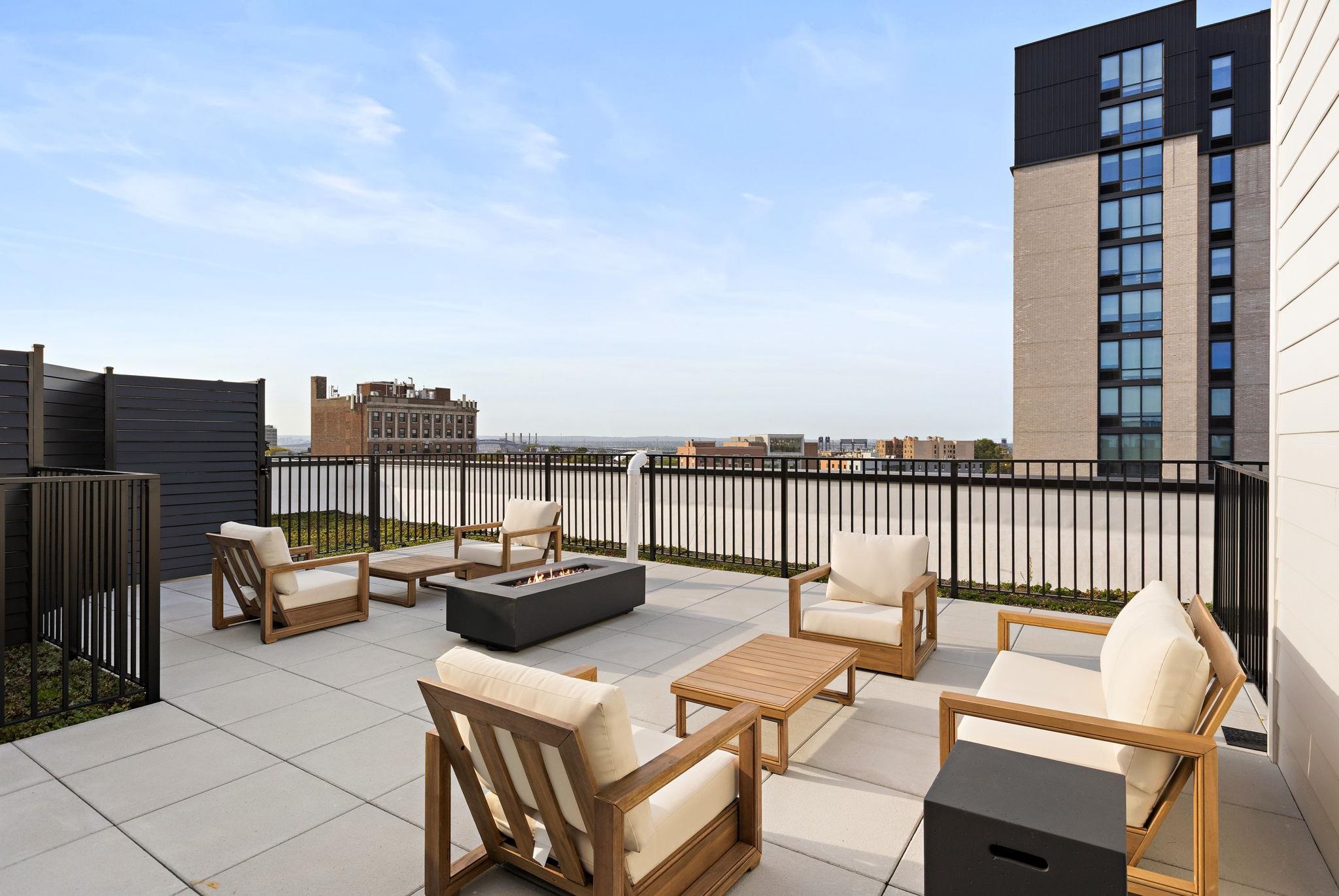 35 ORCHARD ST Unit: 605