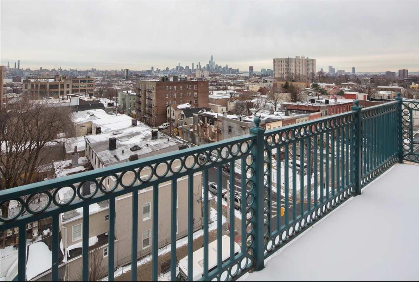 605 NEW YORK AVE Unit: 701