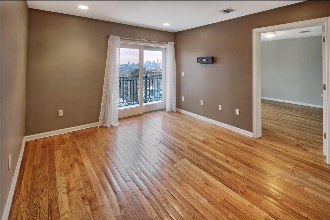 605 NEW YORK AVE Unit: 701