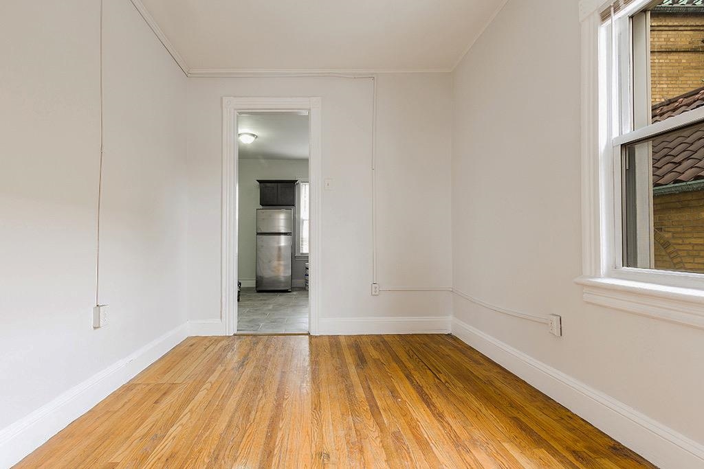 338 BRAMHALL AVE