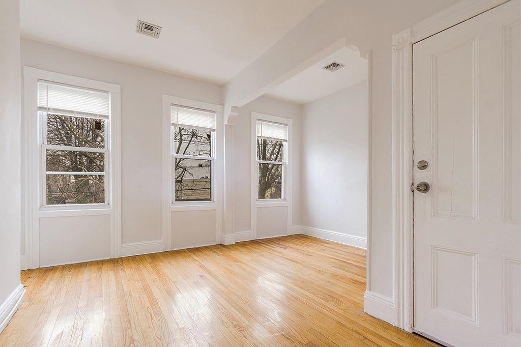 338 BRAMHALL AVE