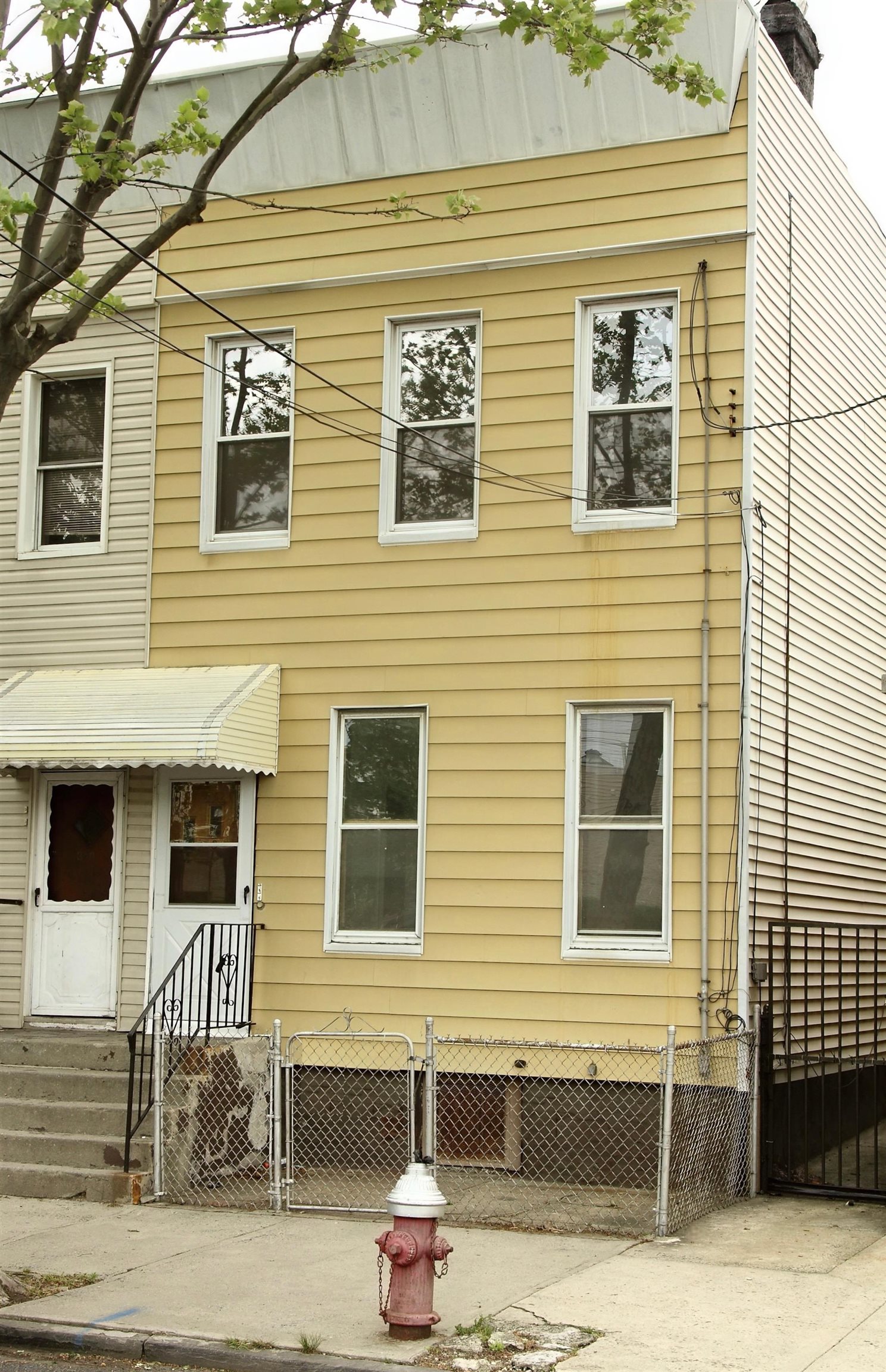 338 BRAMHALL AVE