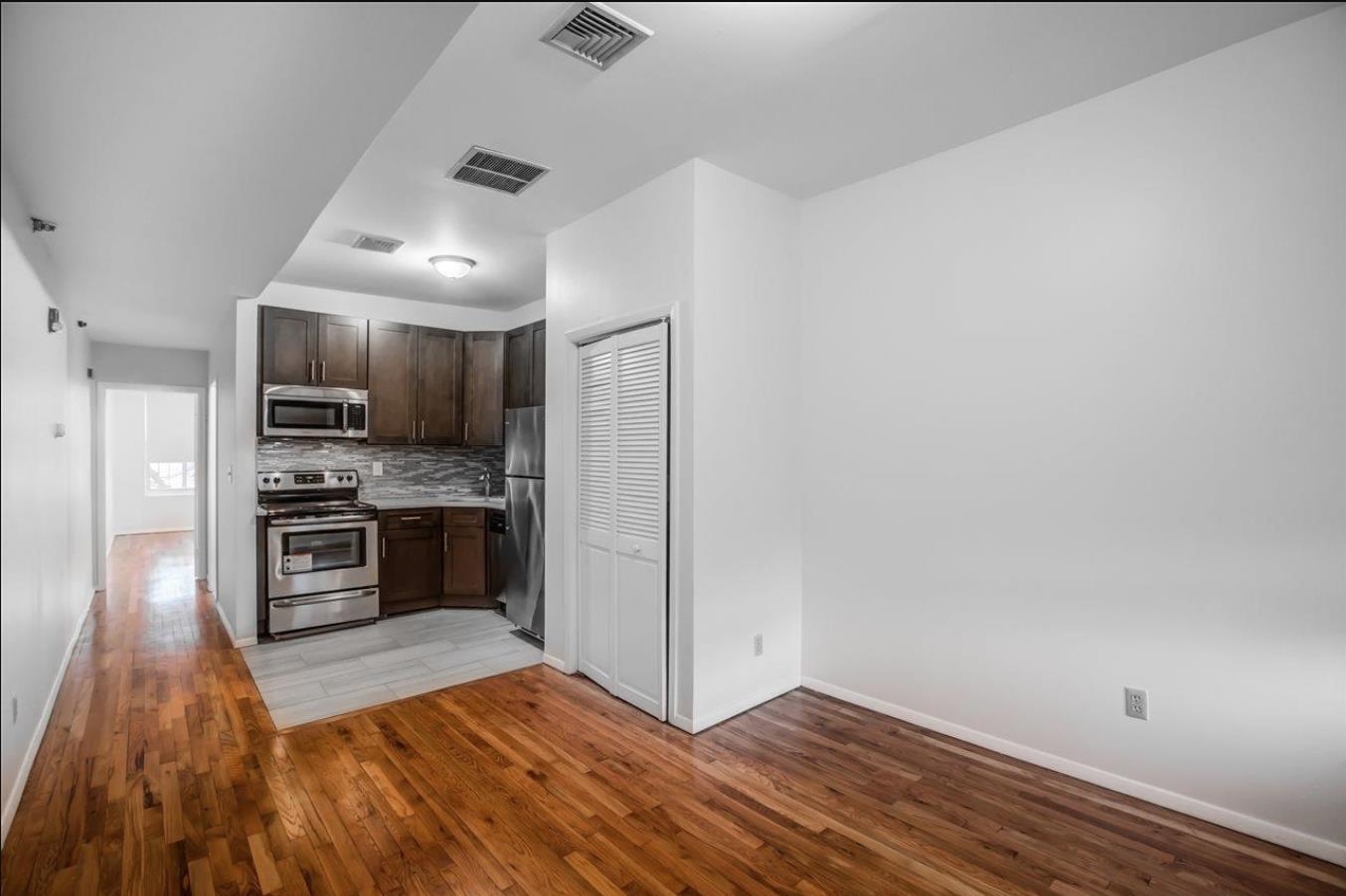 132 JEFFERSON ST Unit: 2R