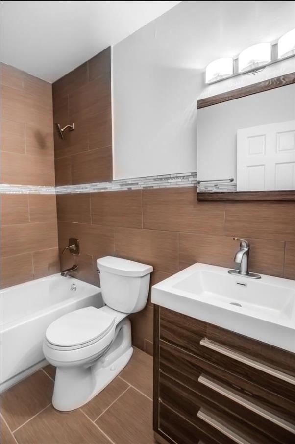 132 JEFFERSON ST Unit: 2R