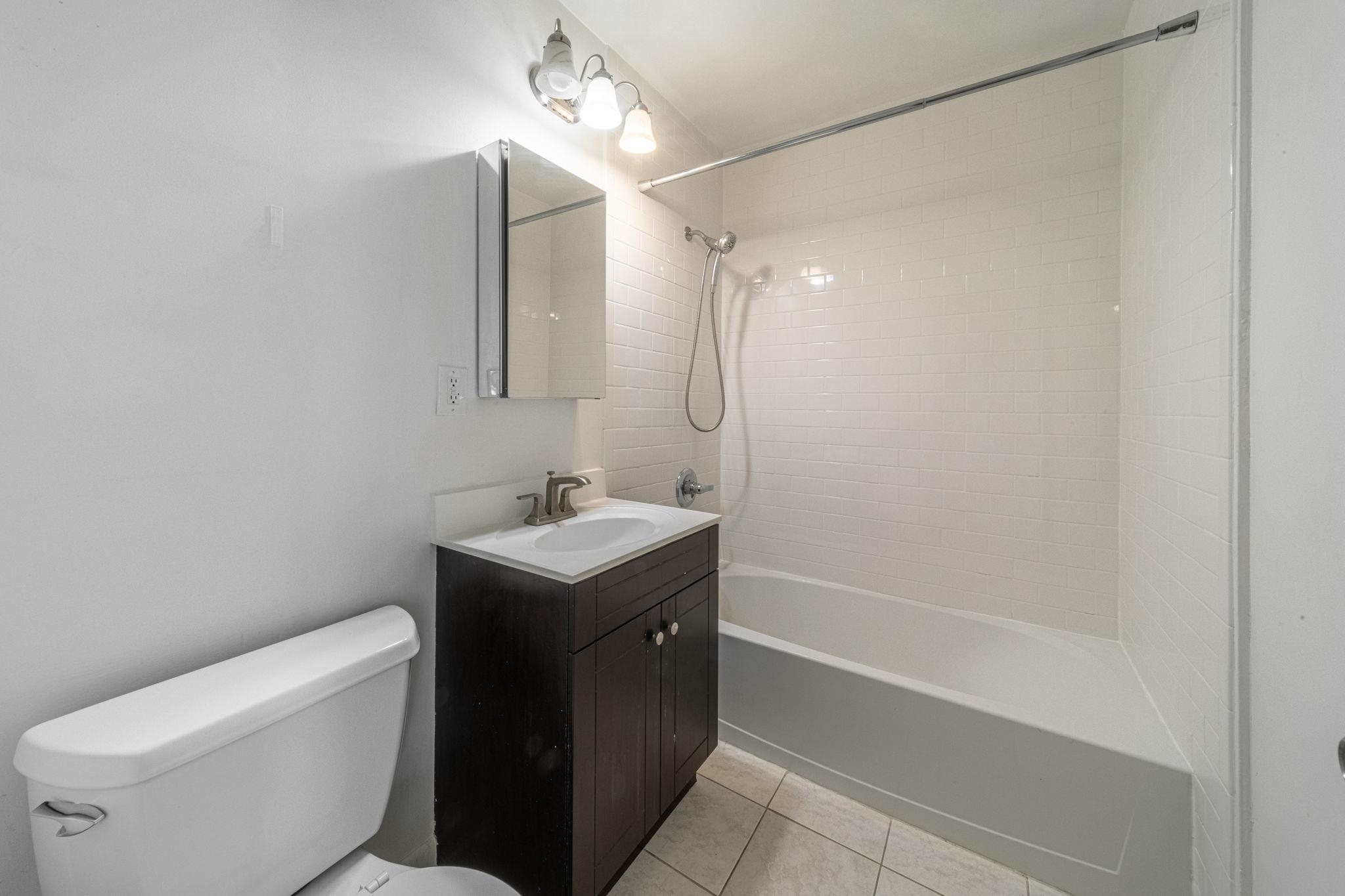 186 WAYNE ST Unit: 206d