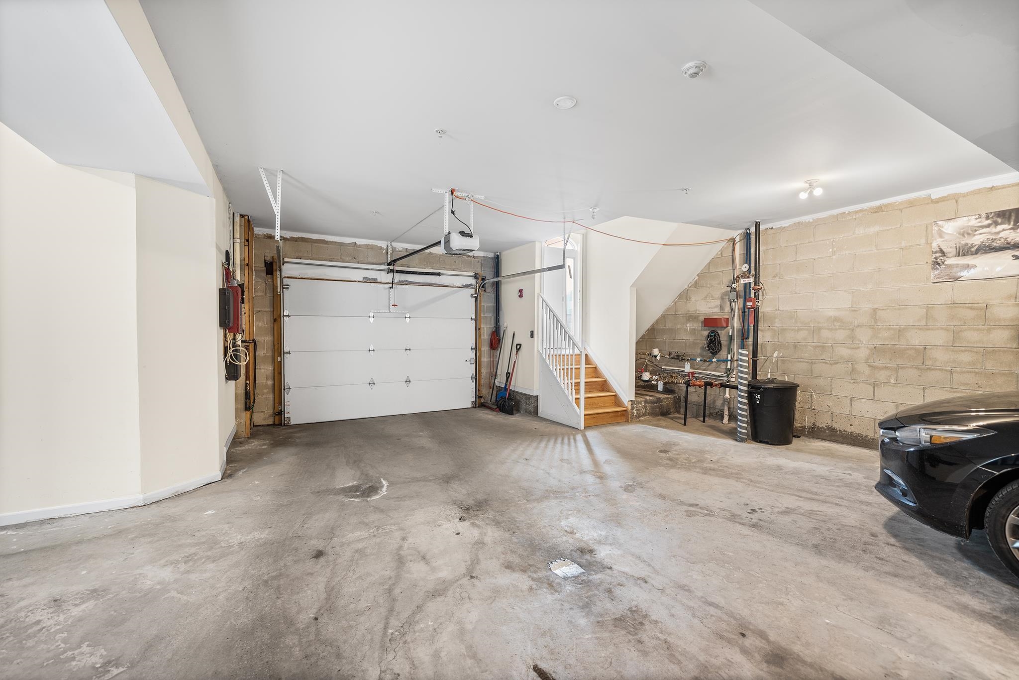 126 GATES AVE Unit: B