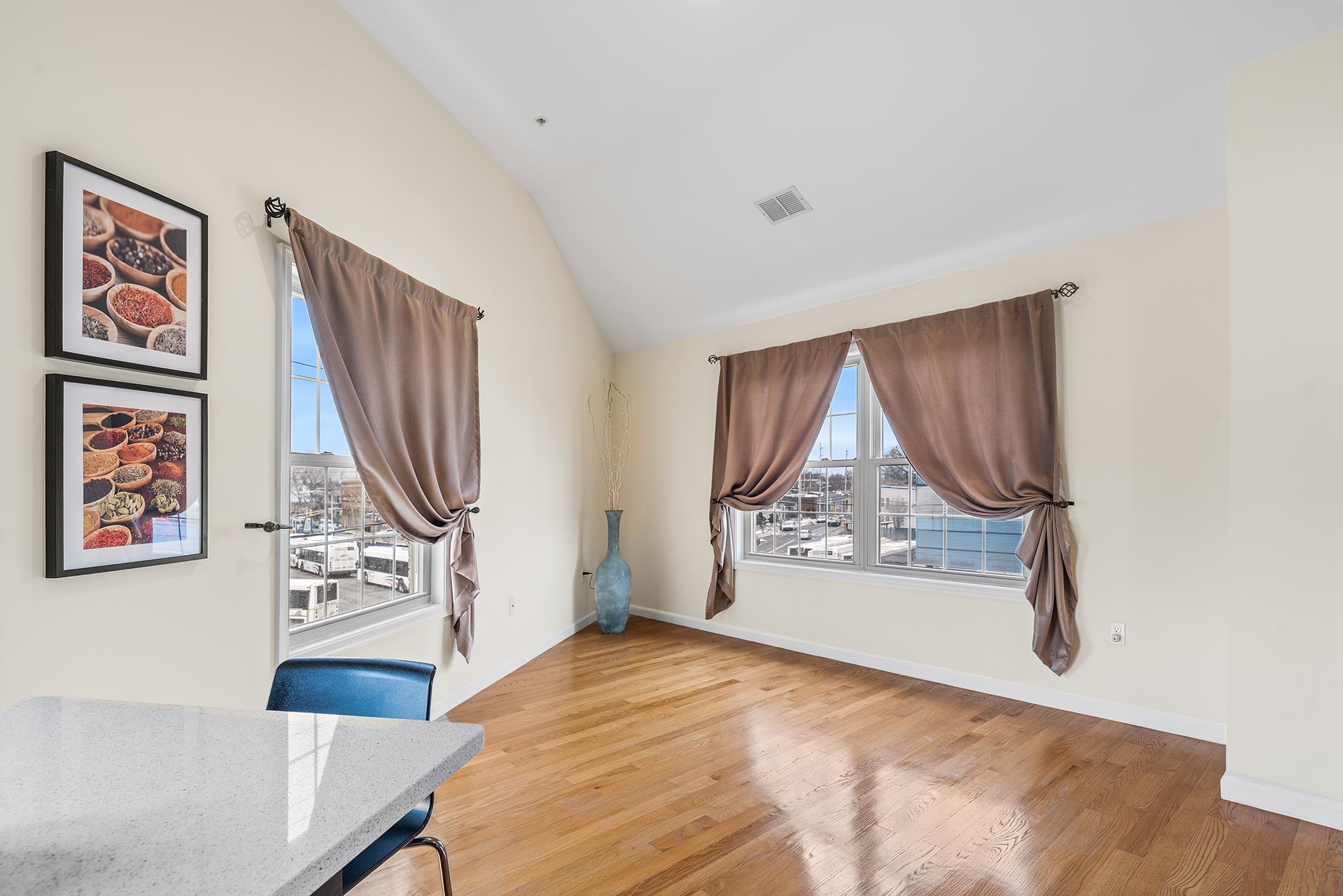 126 GATES AVE Unit: B