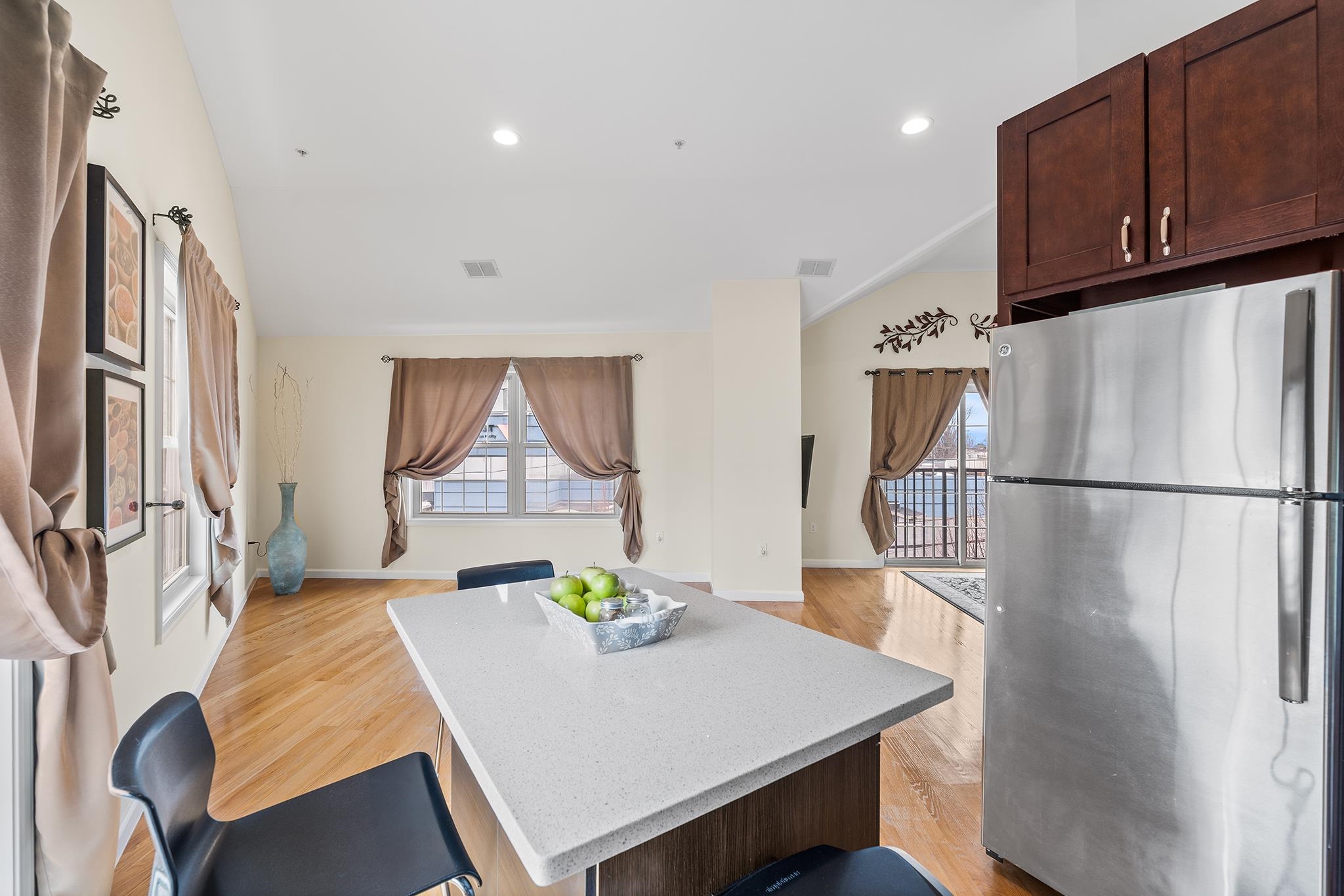 126 GATES AVE Unit: B