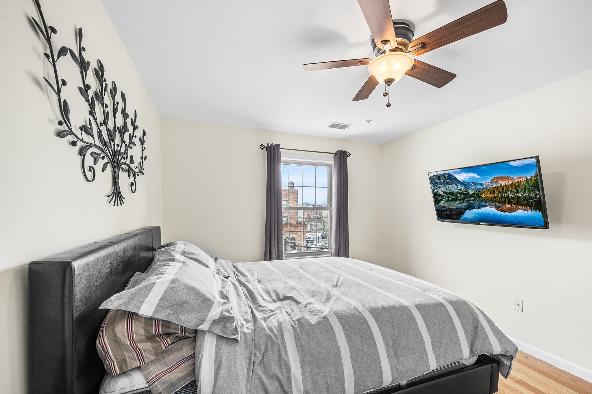 126 GATES AVE Unit: B