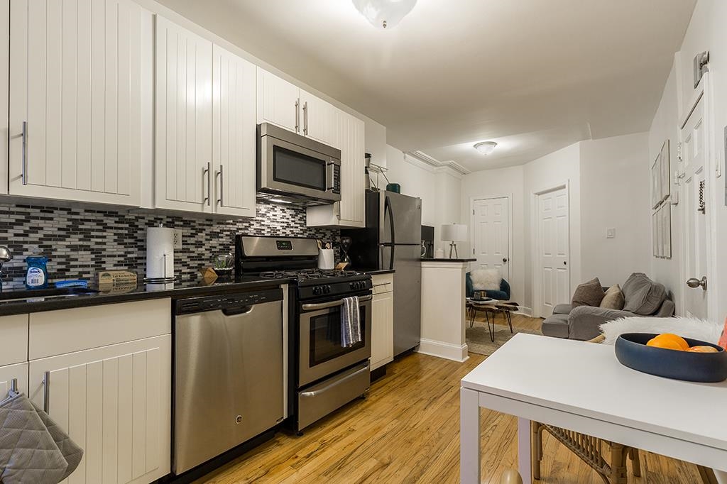 281.5 2ND ST