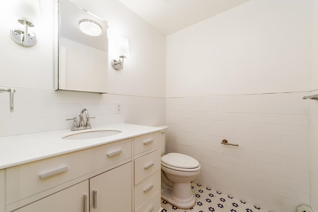 281.5 2ND ST