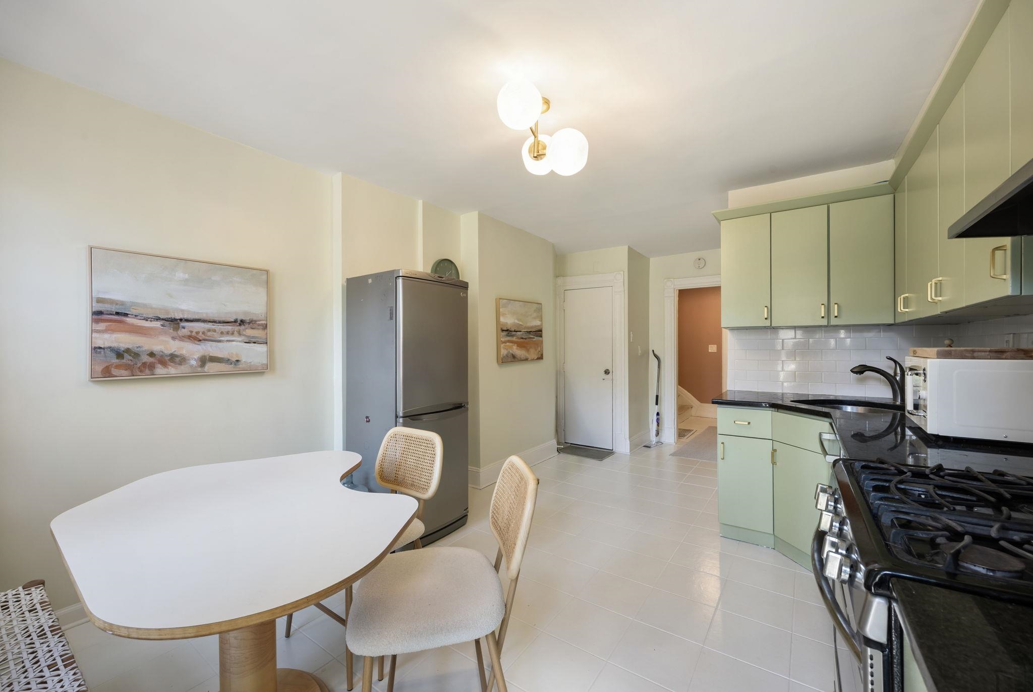 289.5 8TH ST