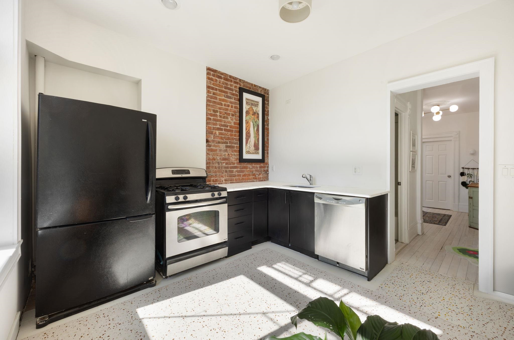 289.5 8TH ST