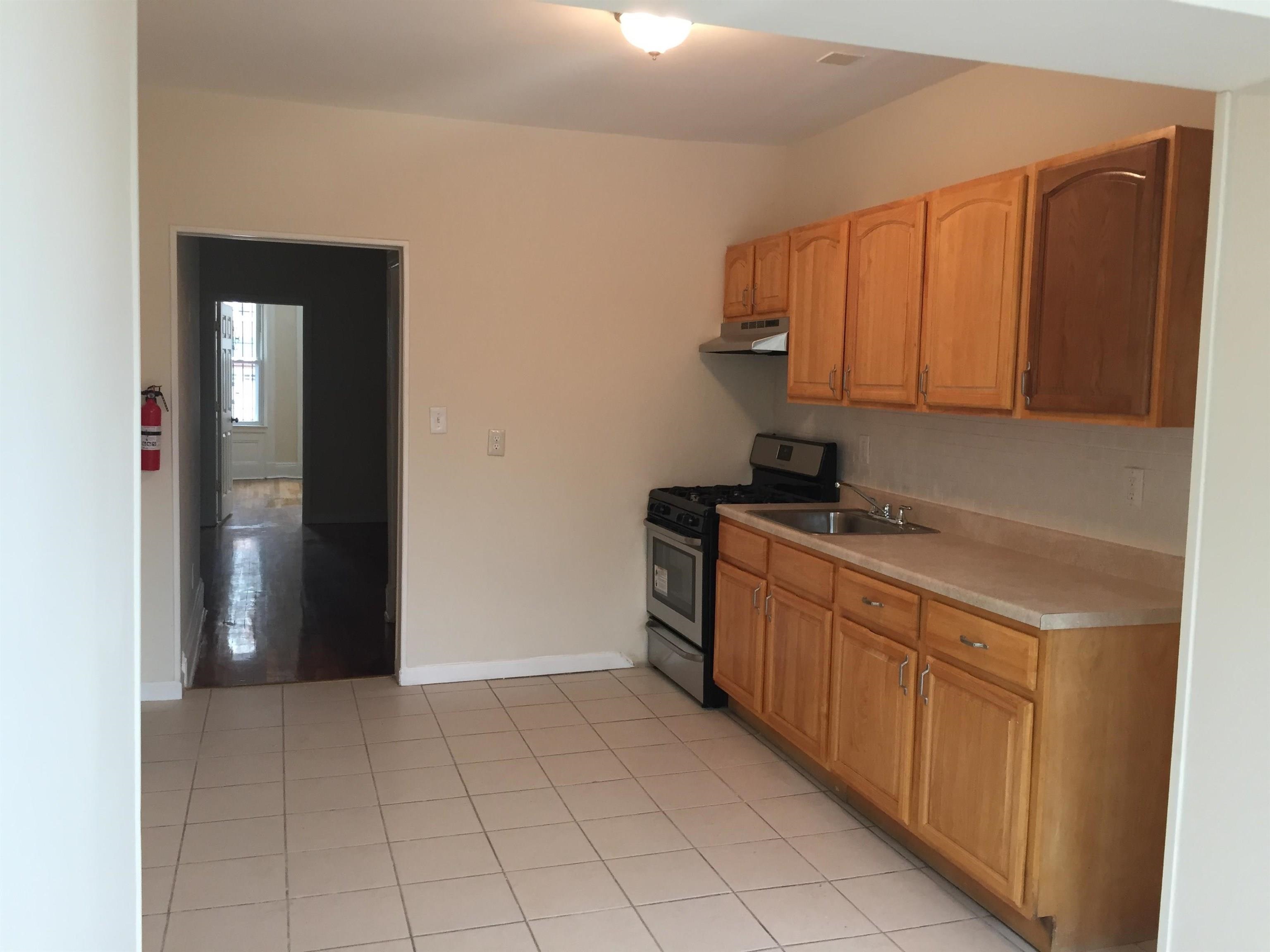 31 VAN NOSTRAND AVE