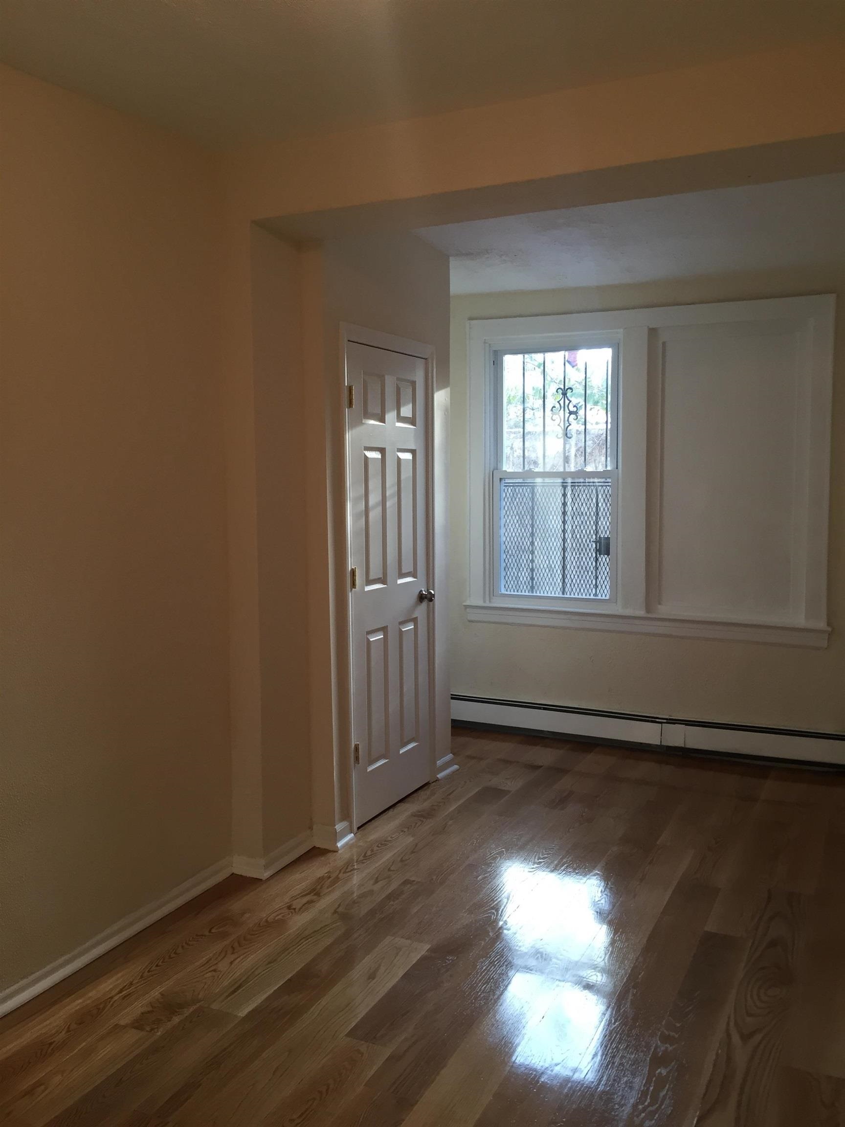 31 VAN NOSTRAND AVE