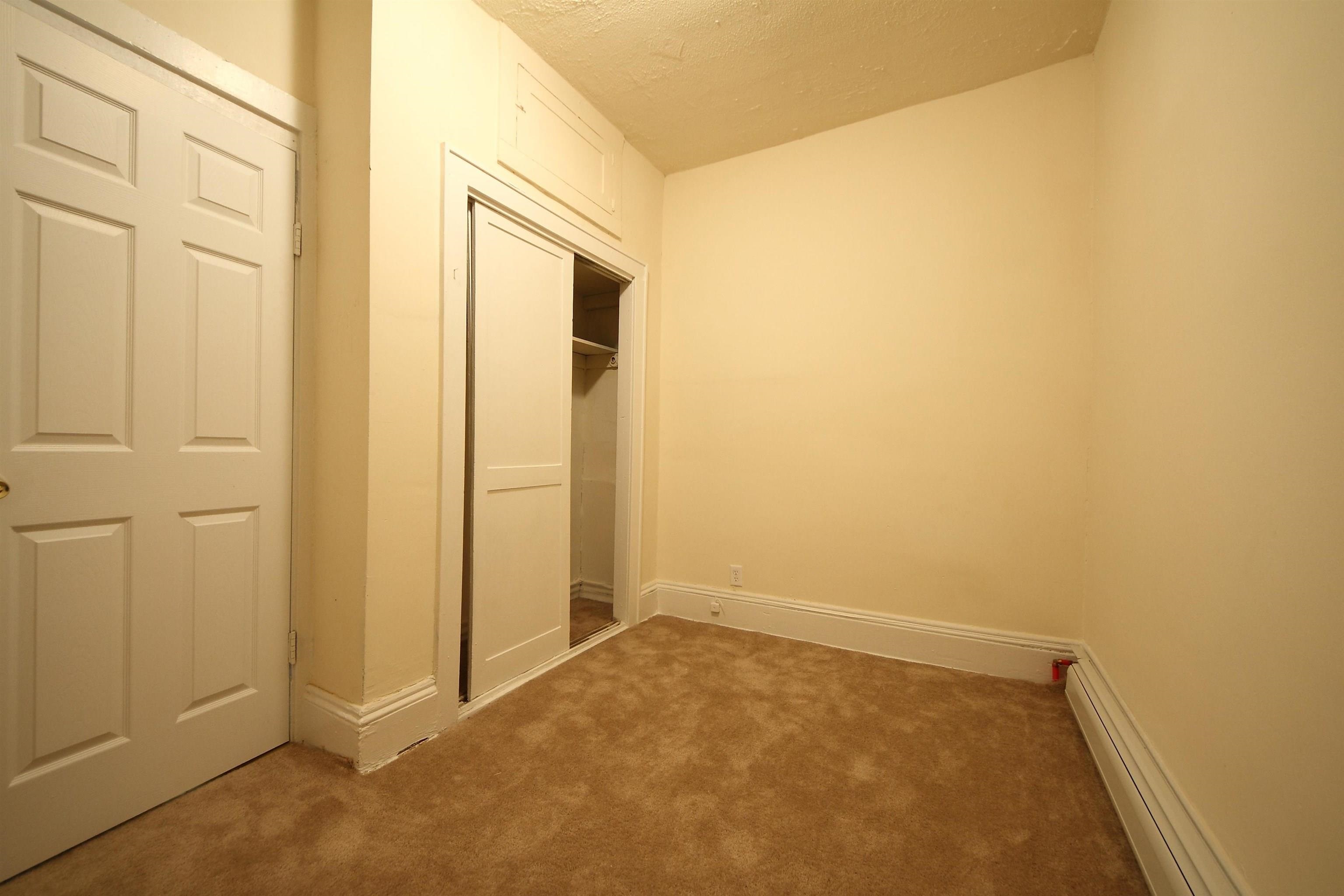 31 VAN NOSTRAND AVE