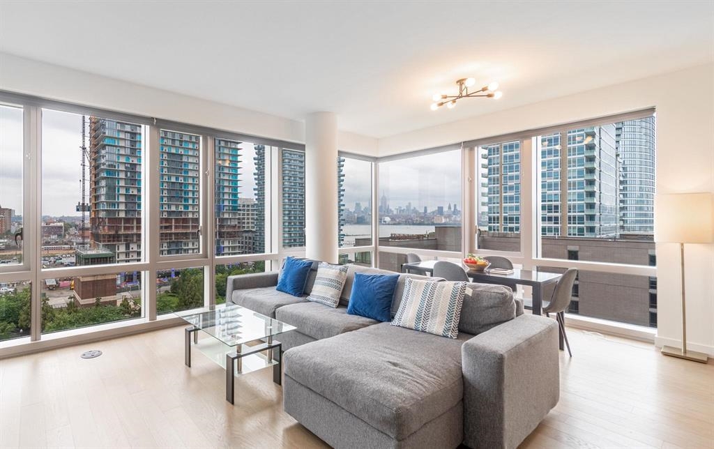 75 PARK LANE SOUTH Unit: 806