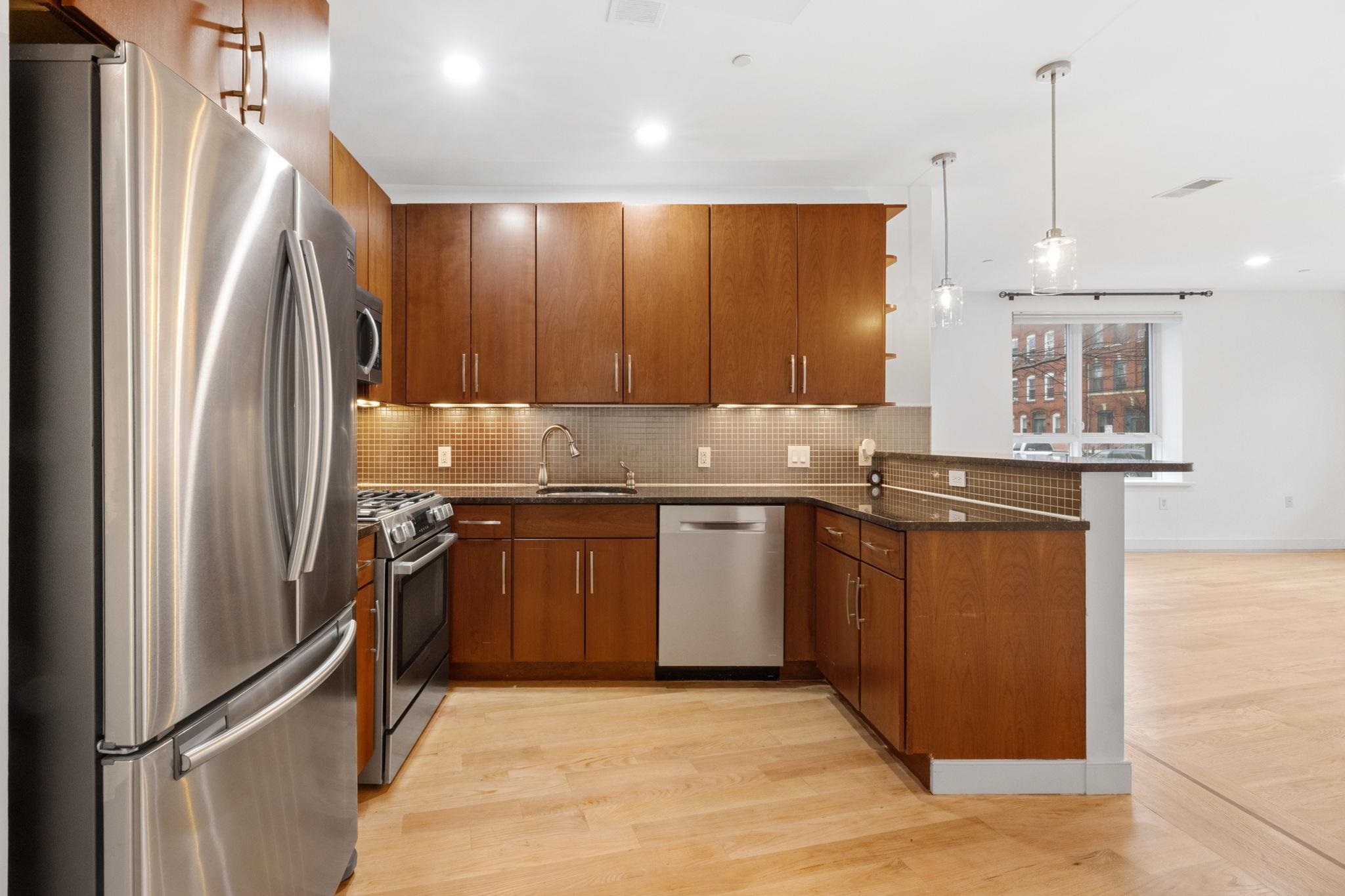 296 GRAND ST Unit: 1A