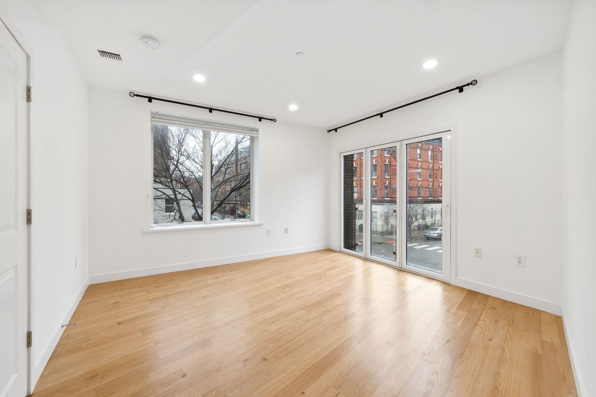 296 GRAND ST Unit: 1A