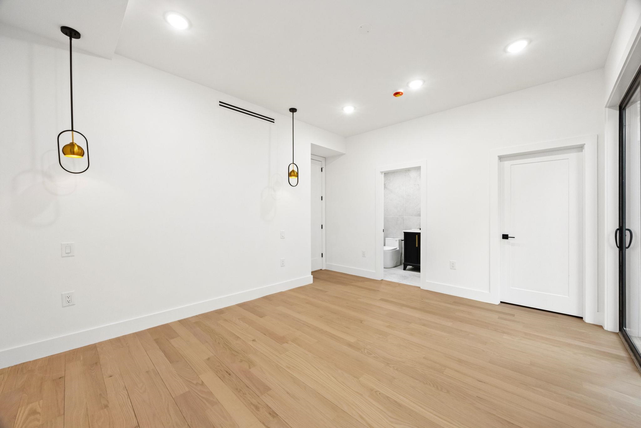 33 GRAHAM ST Unit: 1