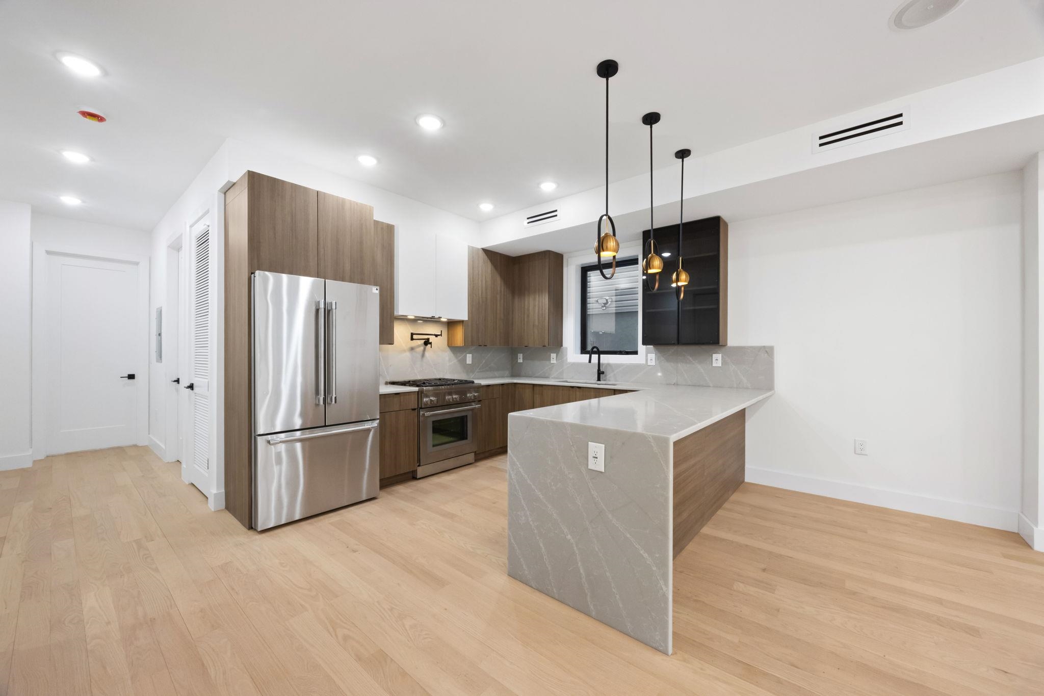 33 GRAHAM ST Unit: 1