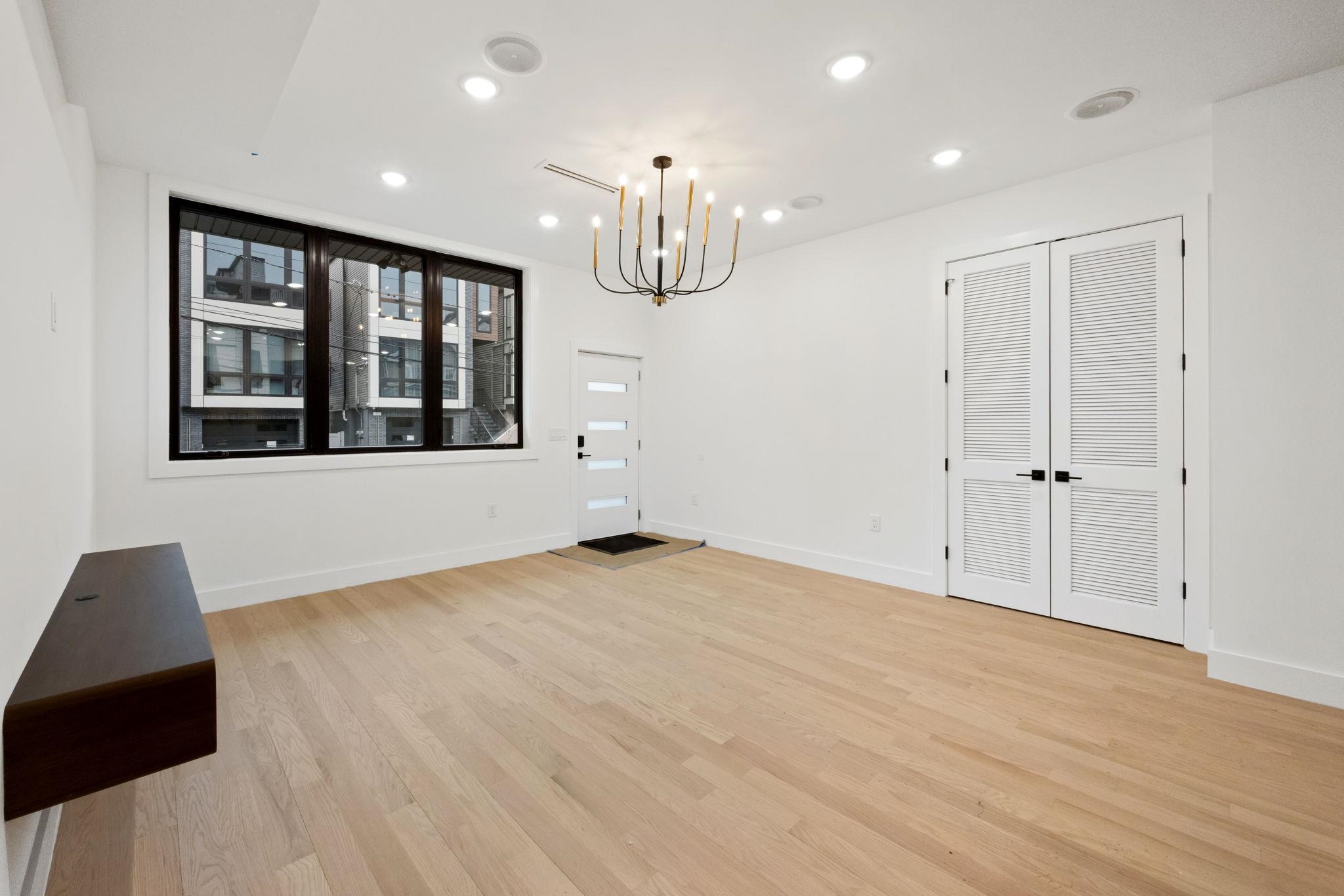 33 GRAHAM ST Unit: 1