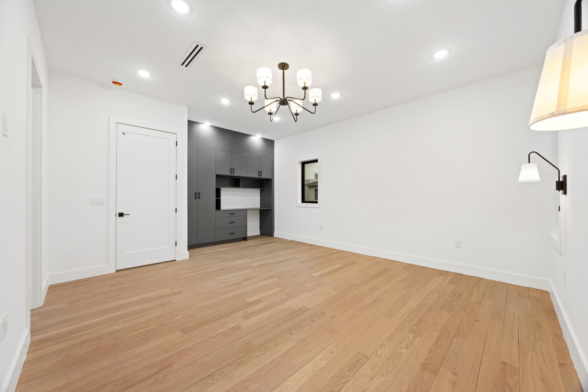 33 GRAHAM ST Unit: 1