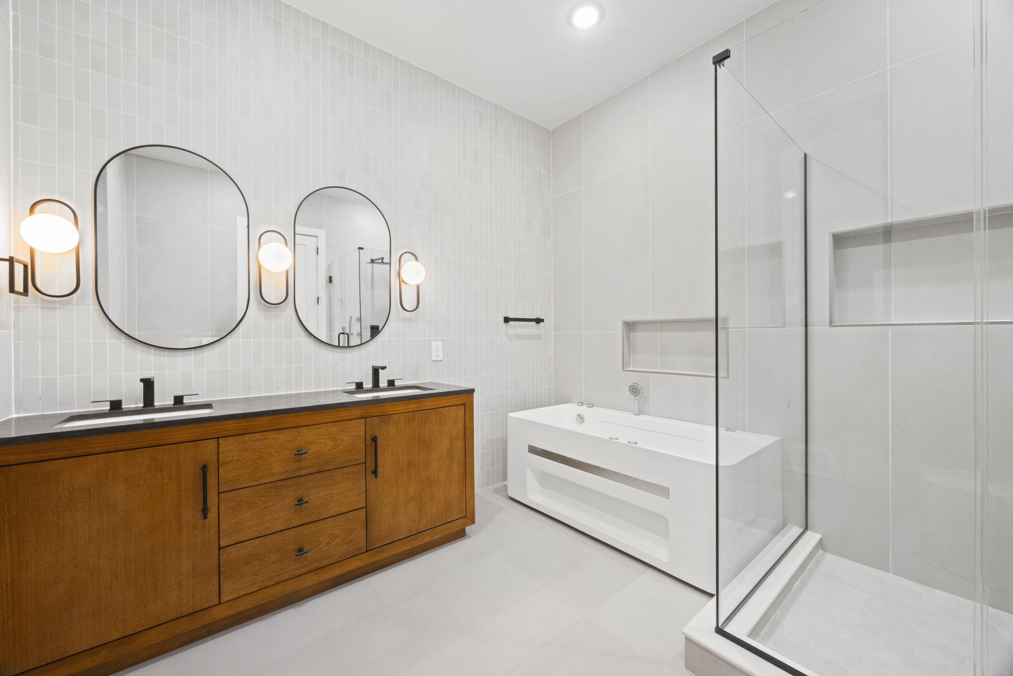 33 GRAHAM ST Unit: 1