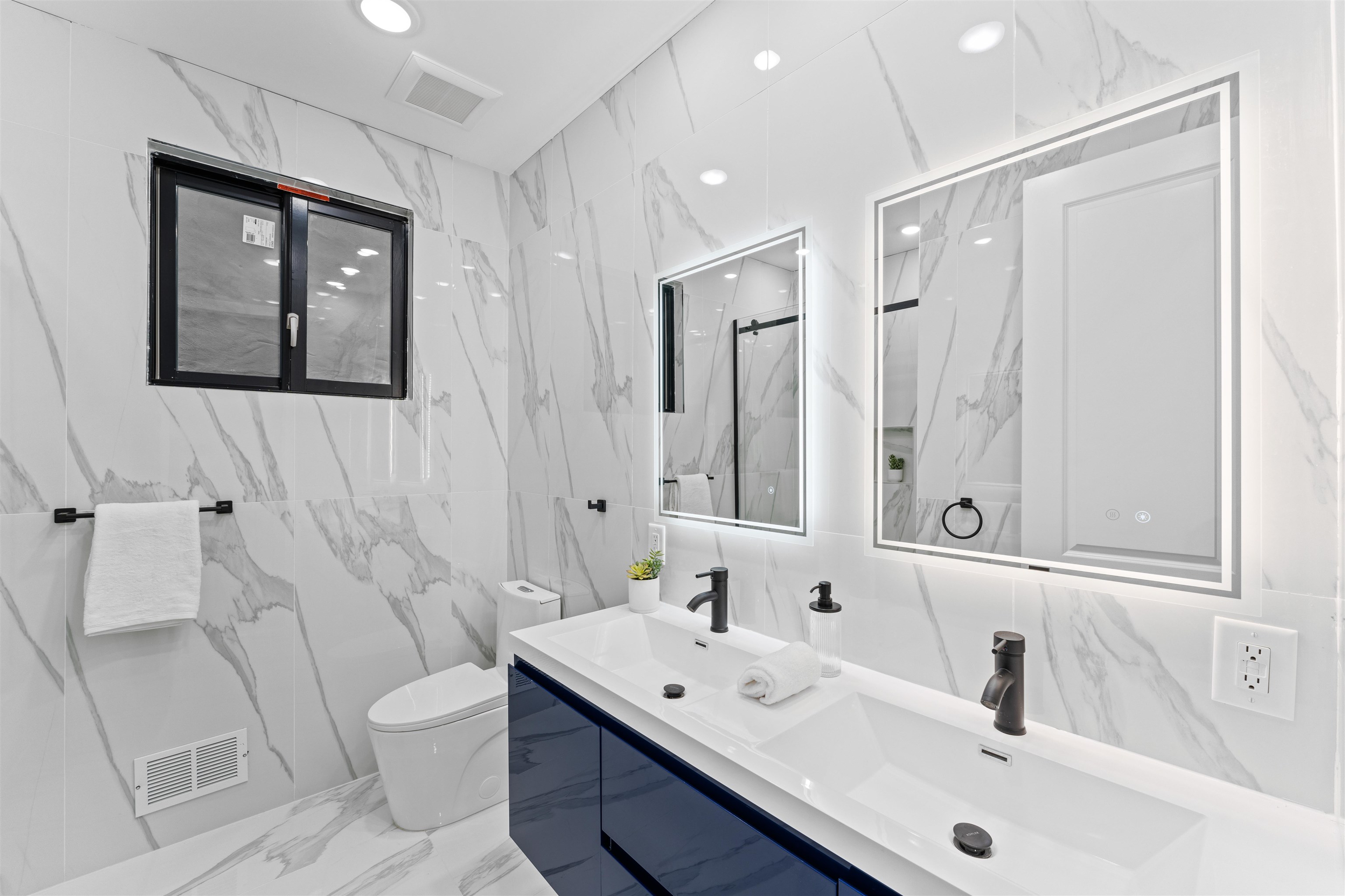 135 NELSON AVE Unit: #1