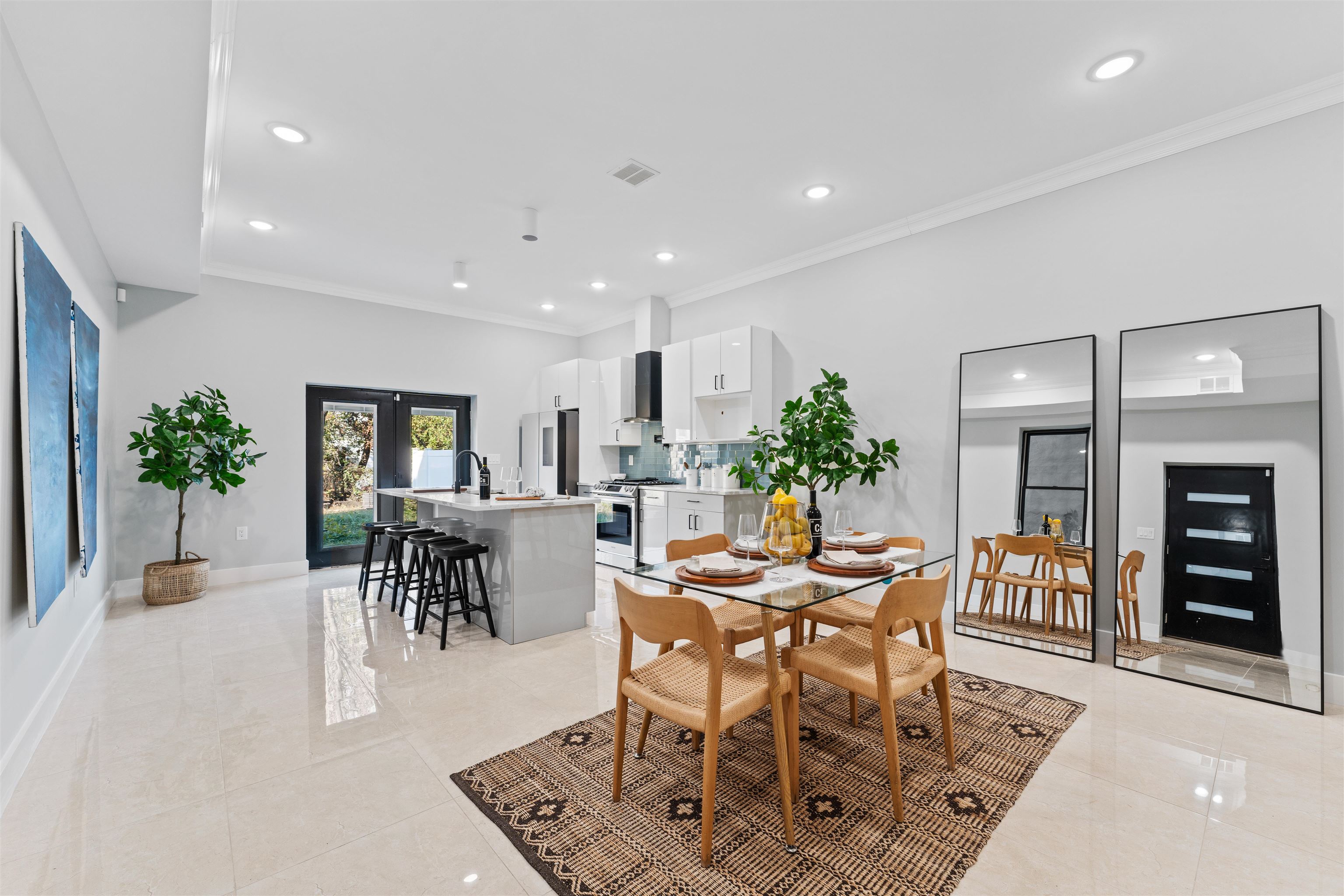 135 NELSON AVE Unit: #1