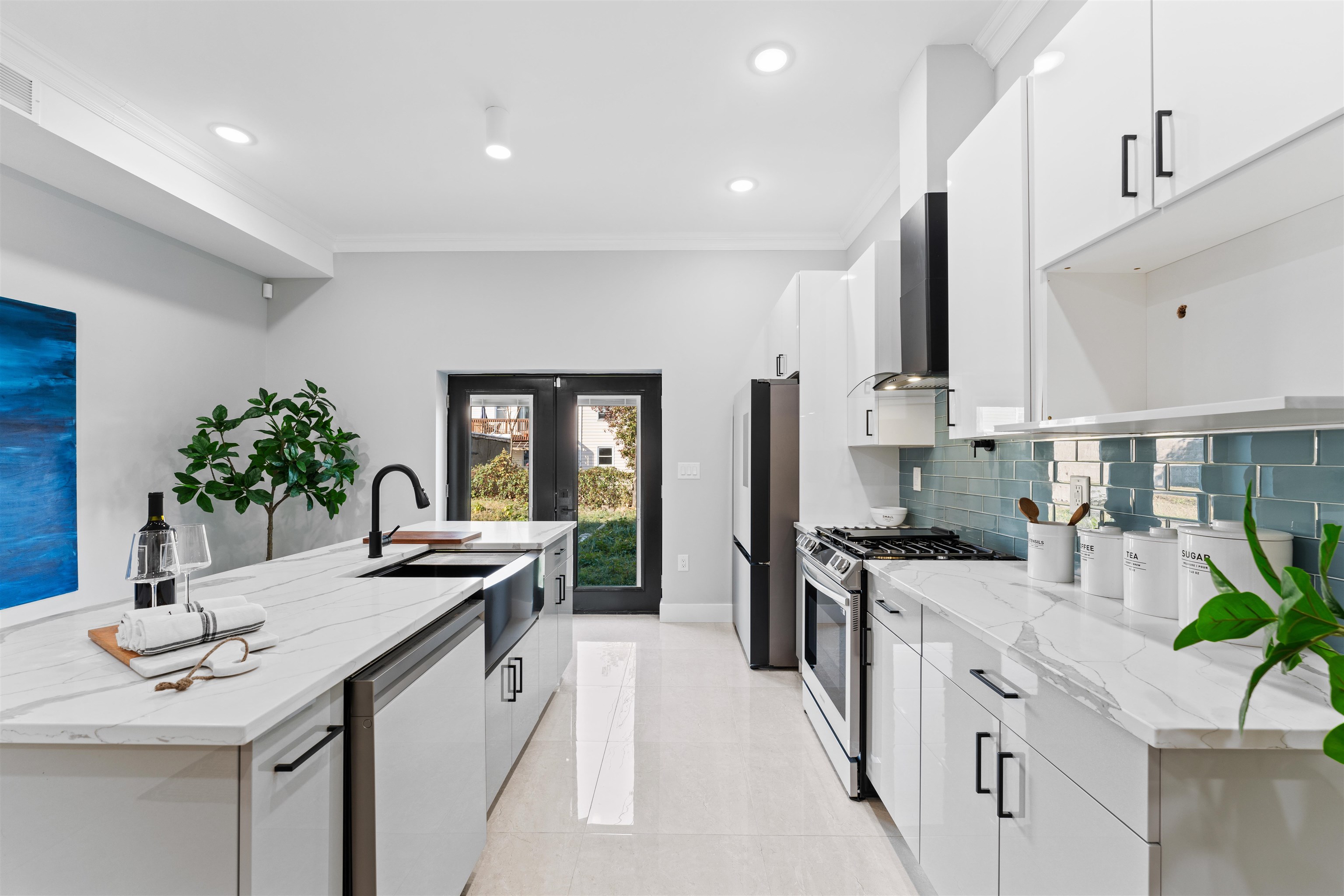 135 NELSON AVE Unit: #1