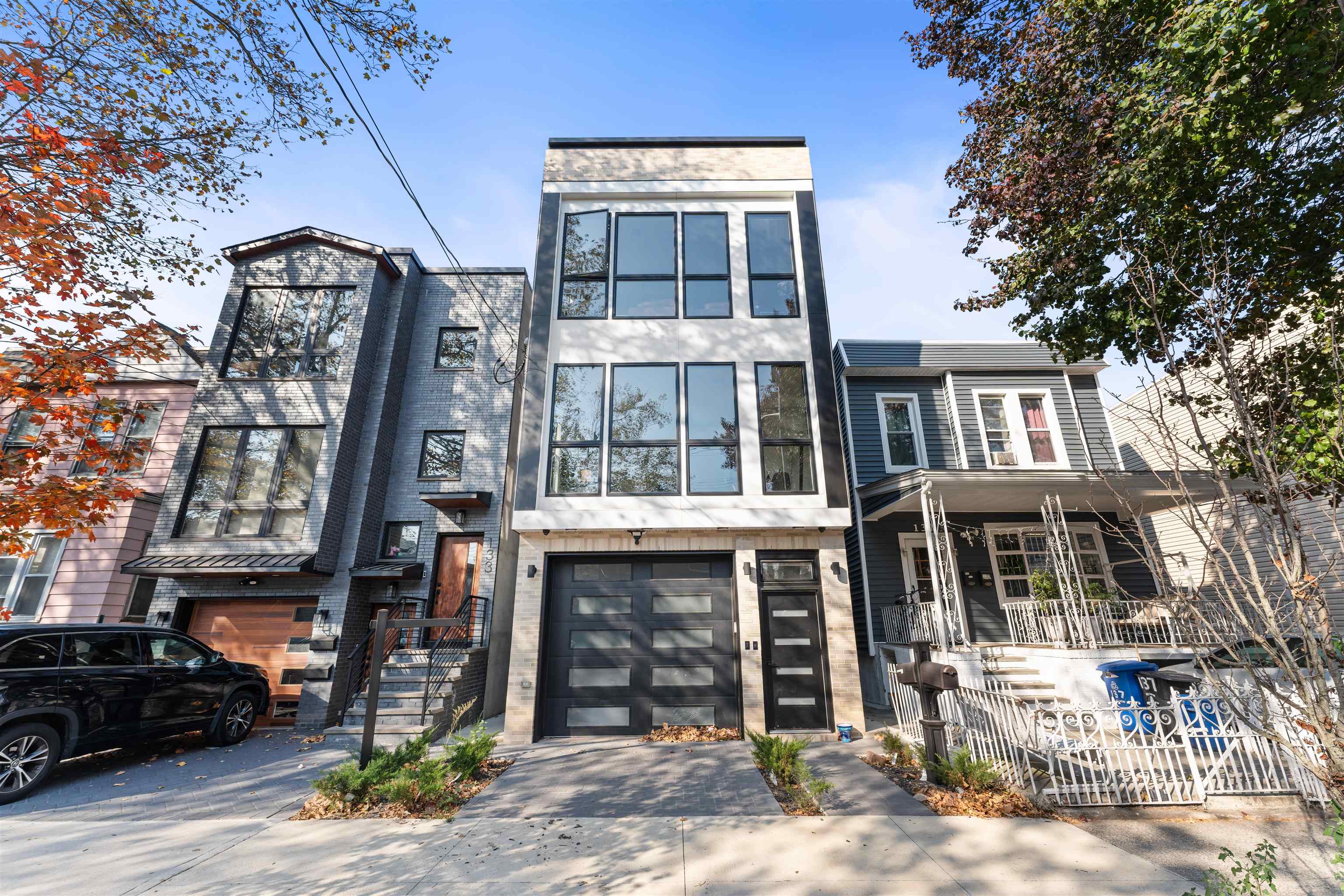 135 NELSON AVE Unit: #1