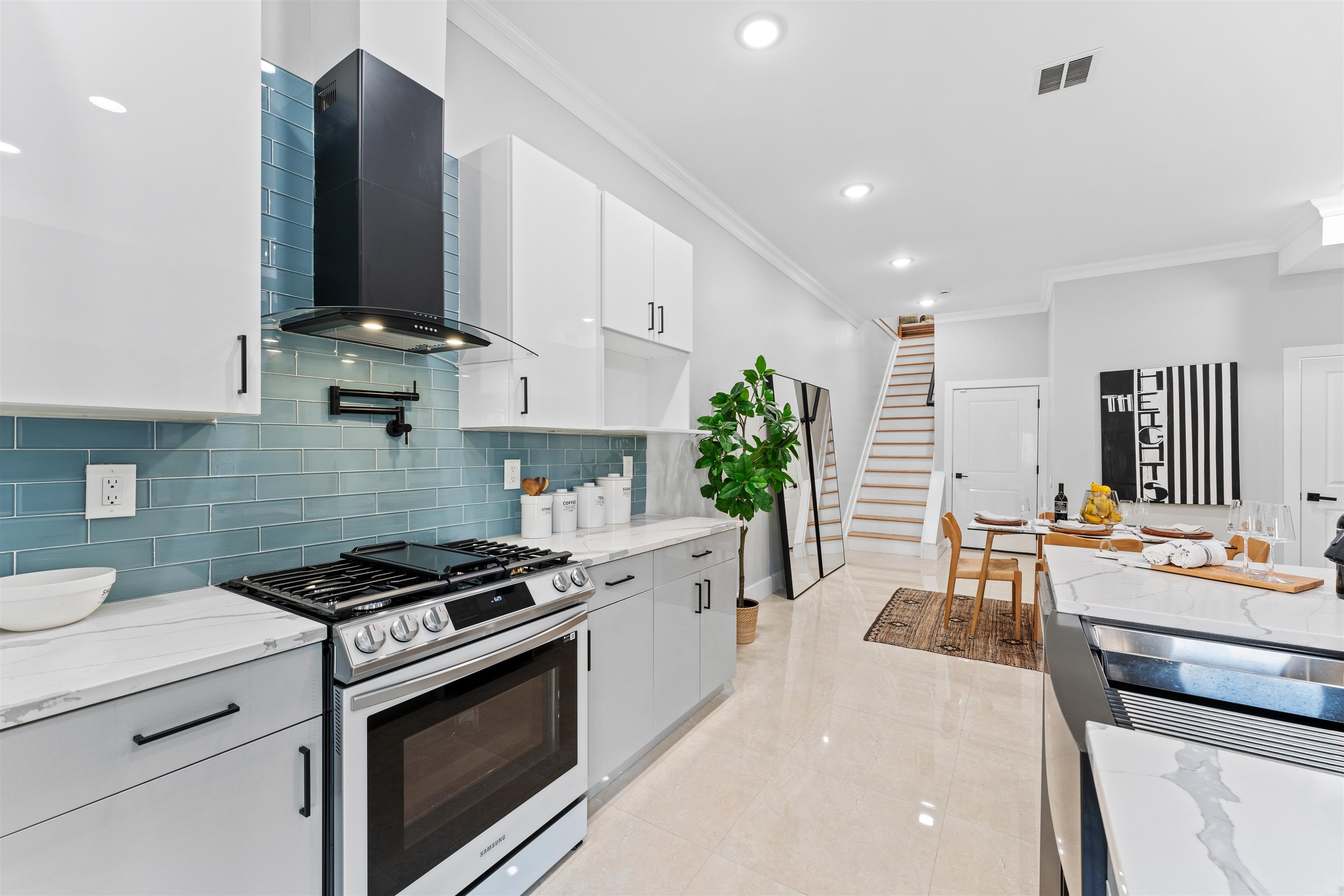 135 NELSON AVE Unit: #1