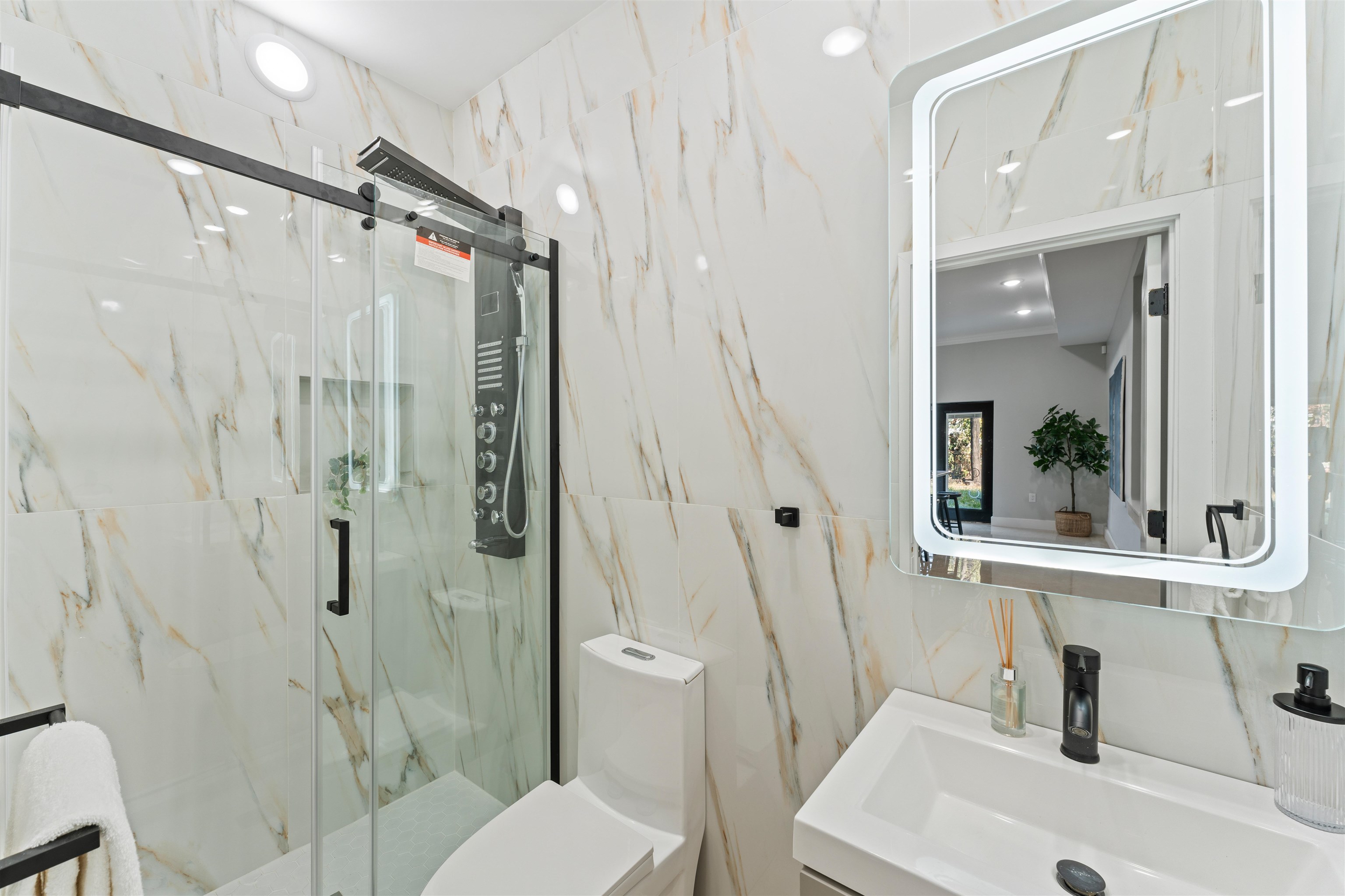 135 NELSON AVE Unit: #1