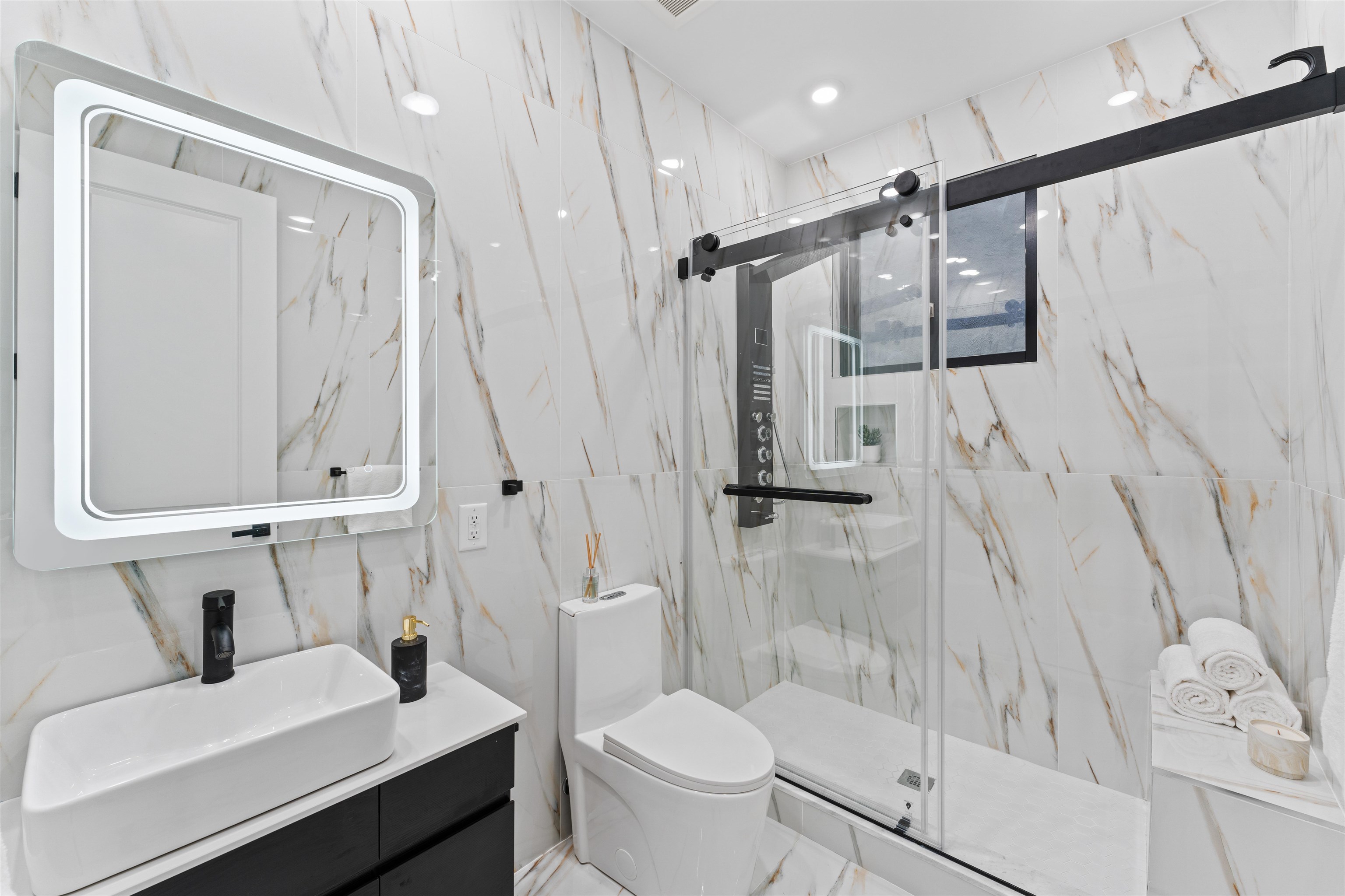 135 NELSON AVE Unit: #1