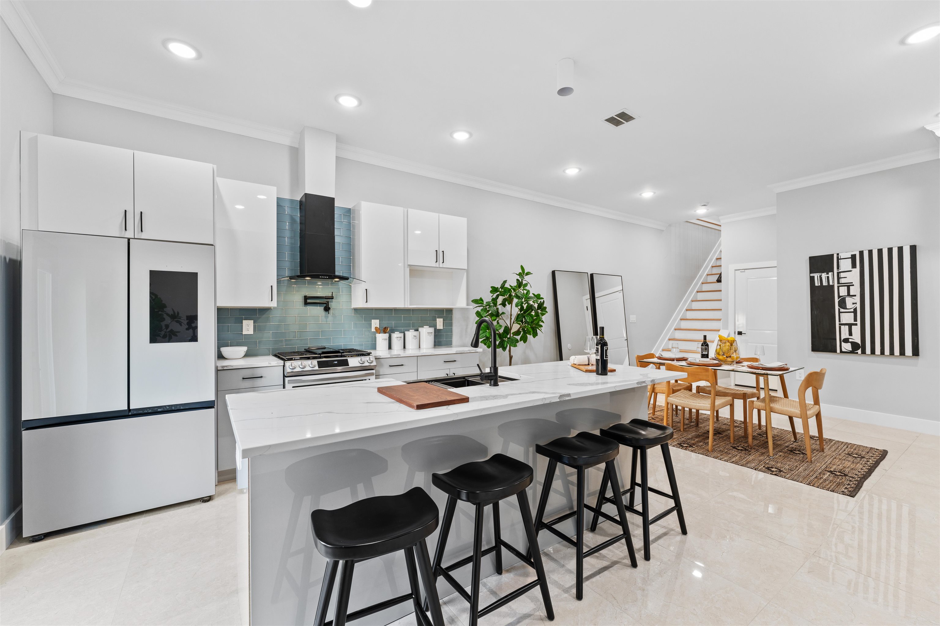 135 NELSON AVE Unit: #1