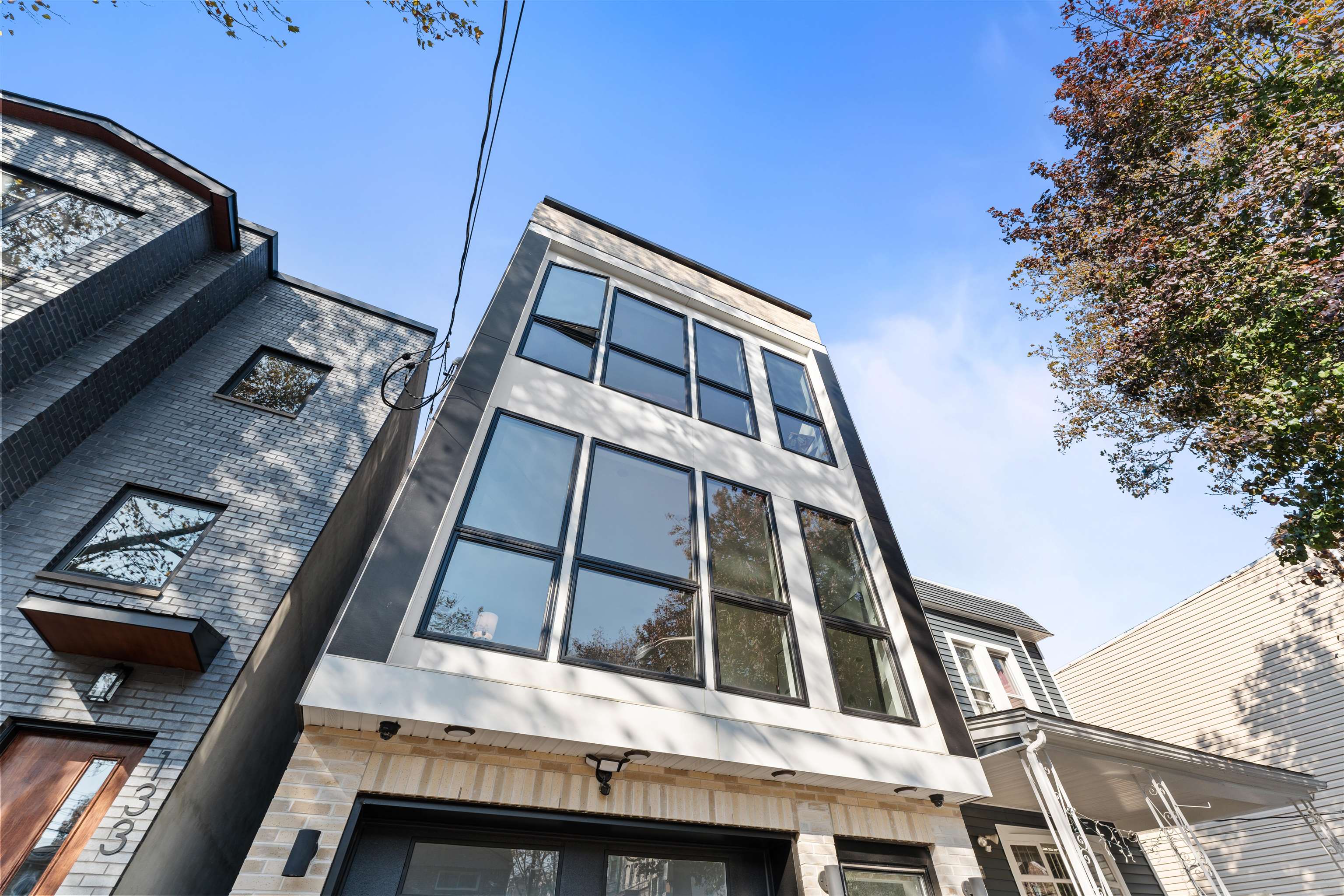 135 NELSON AVE Unit: #1