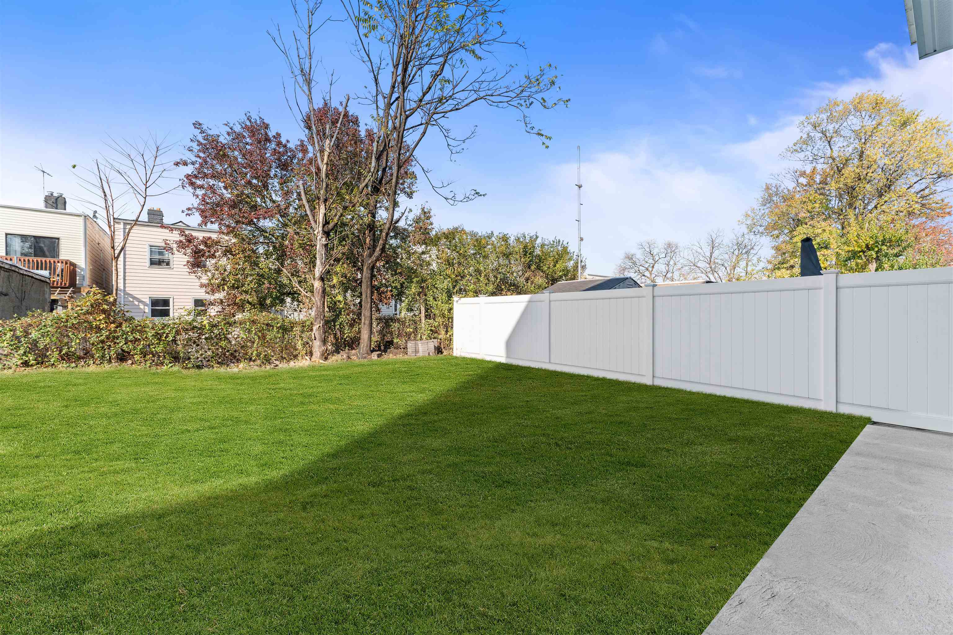 135 NELSON AVE Unit: #1