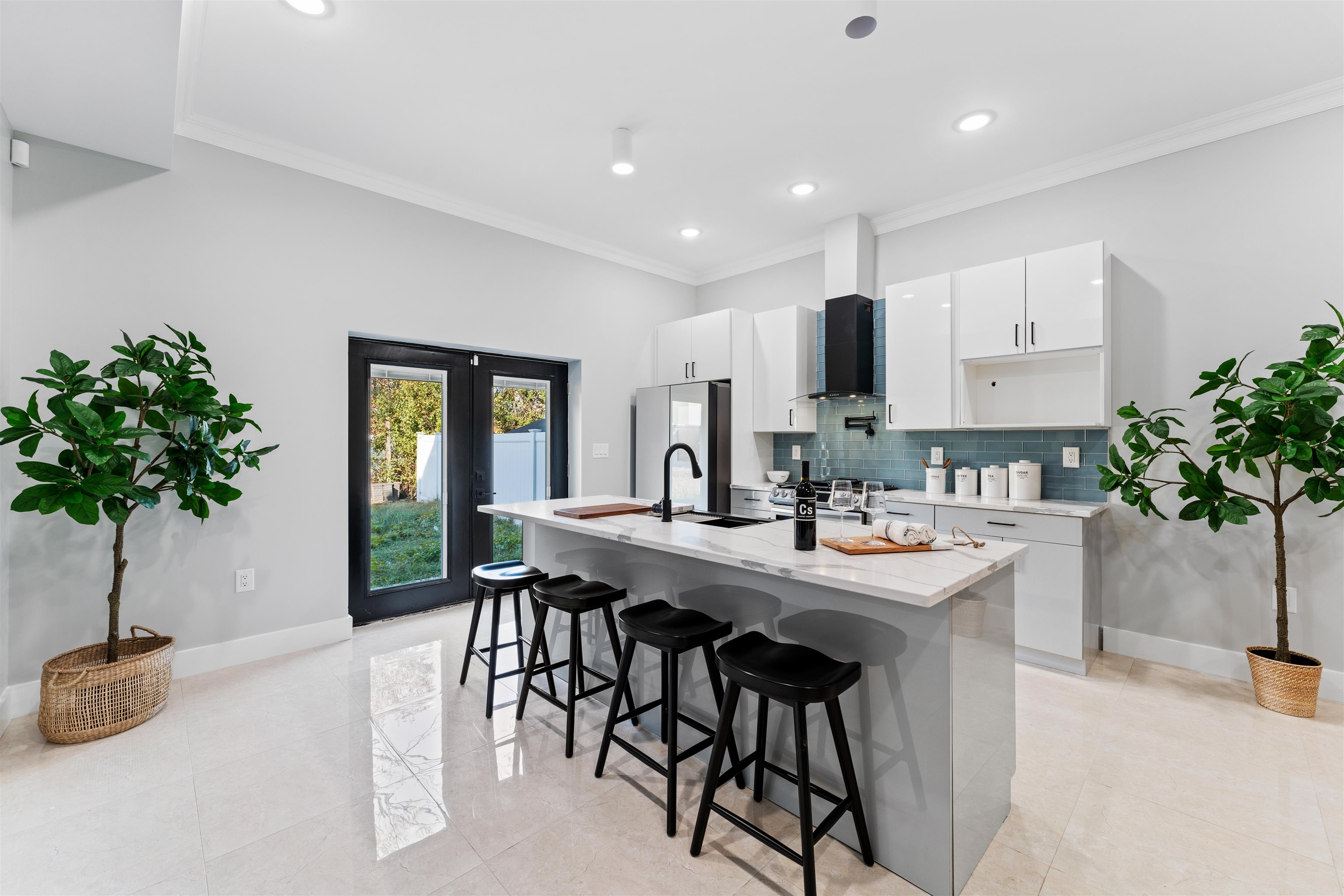 135 NELSON AVE Unit: #1