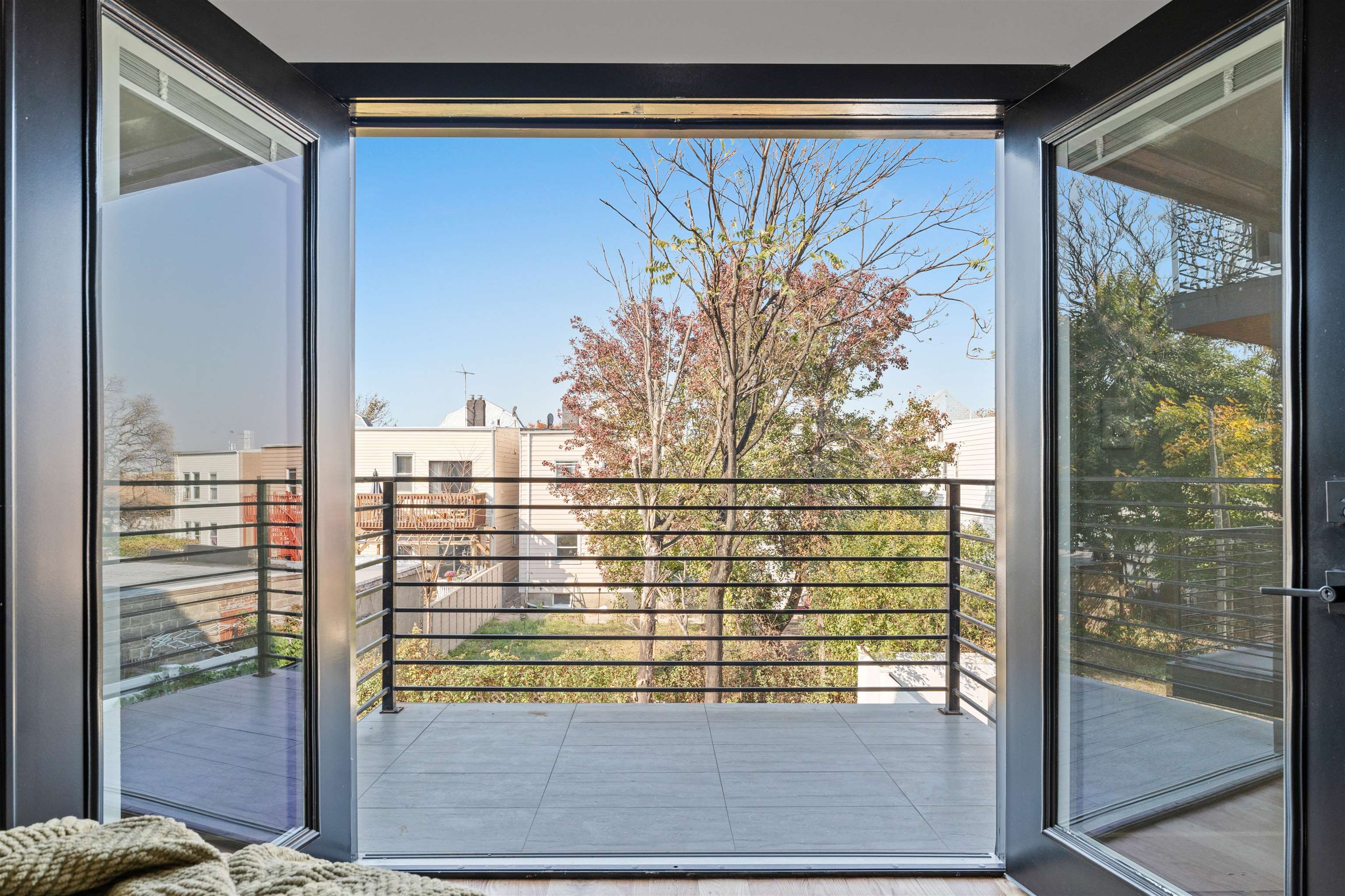 135 NELSON AVE Unit: #1