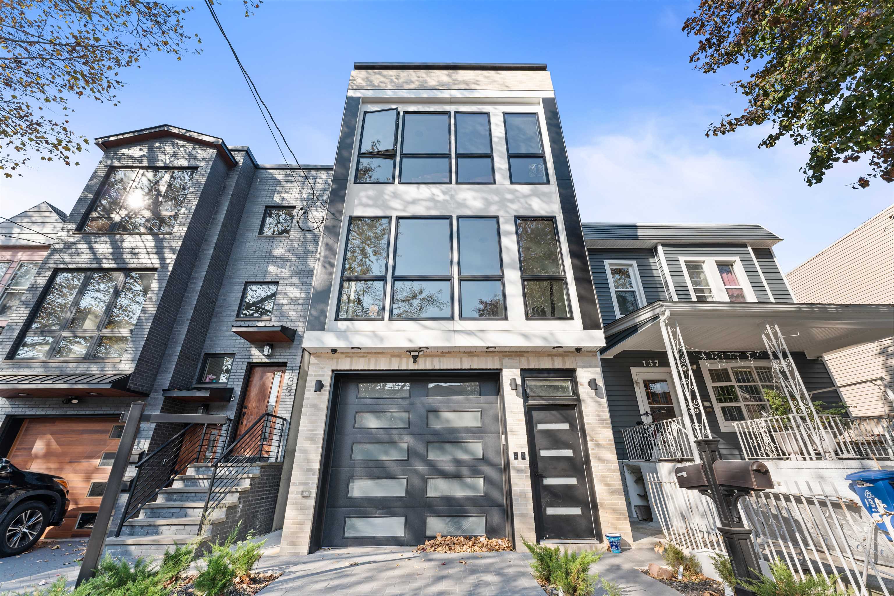 135 NELSON AVE Unit: #1